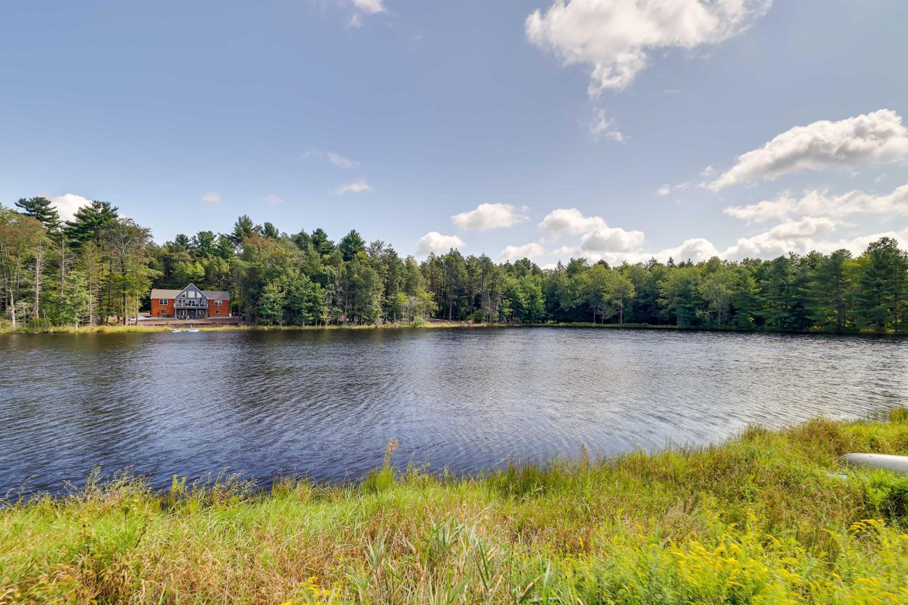 Fire Pit, Games and Outdoor Fun! Poconos Retreat