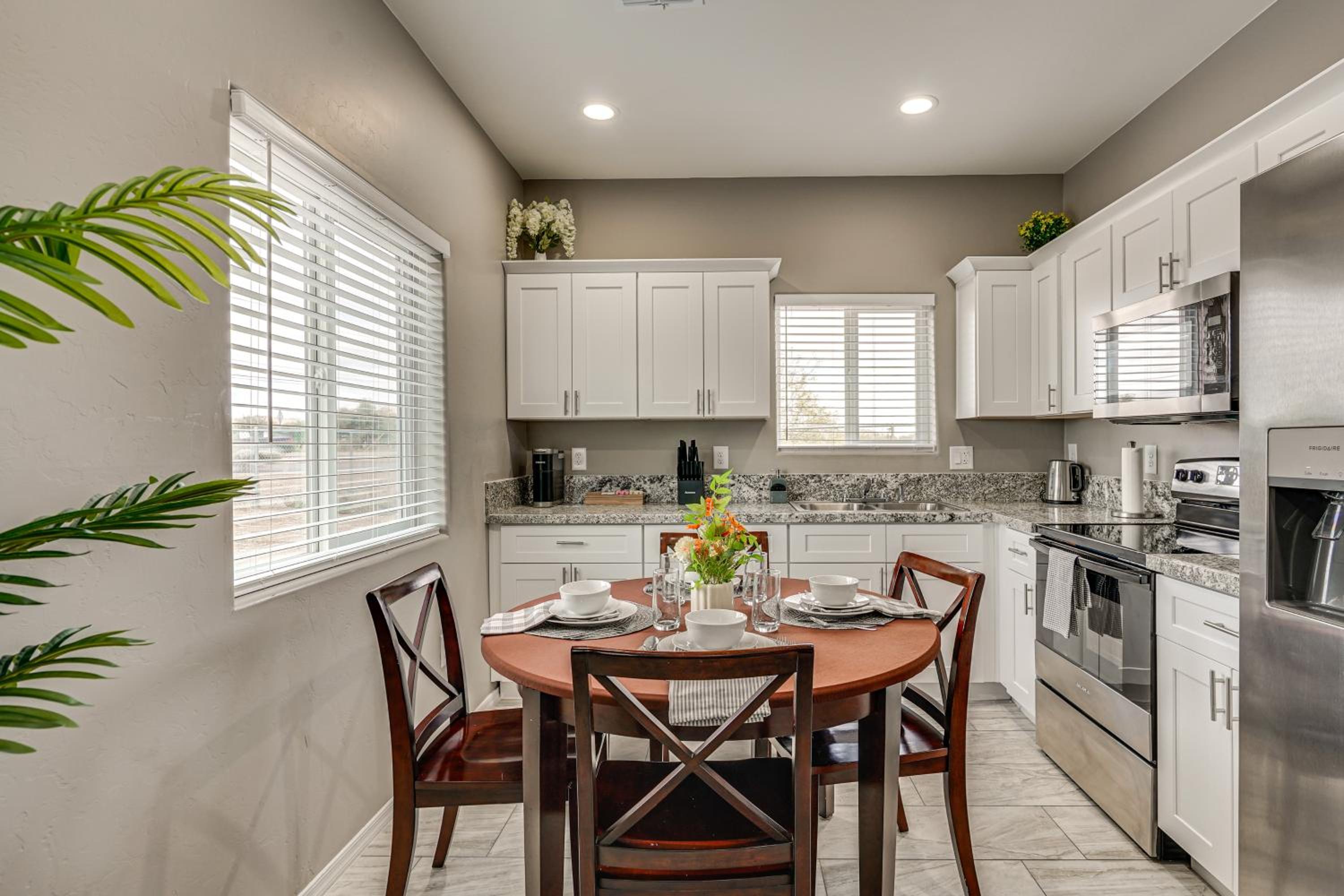 14 Mi to Saguaro NP Adventure-Ready Townhome