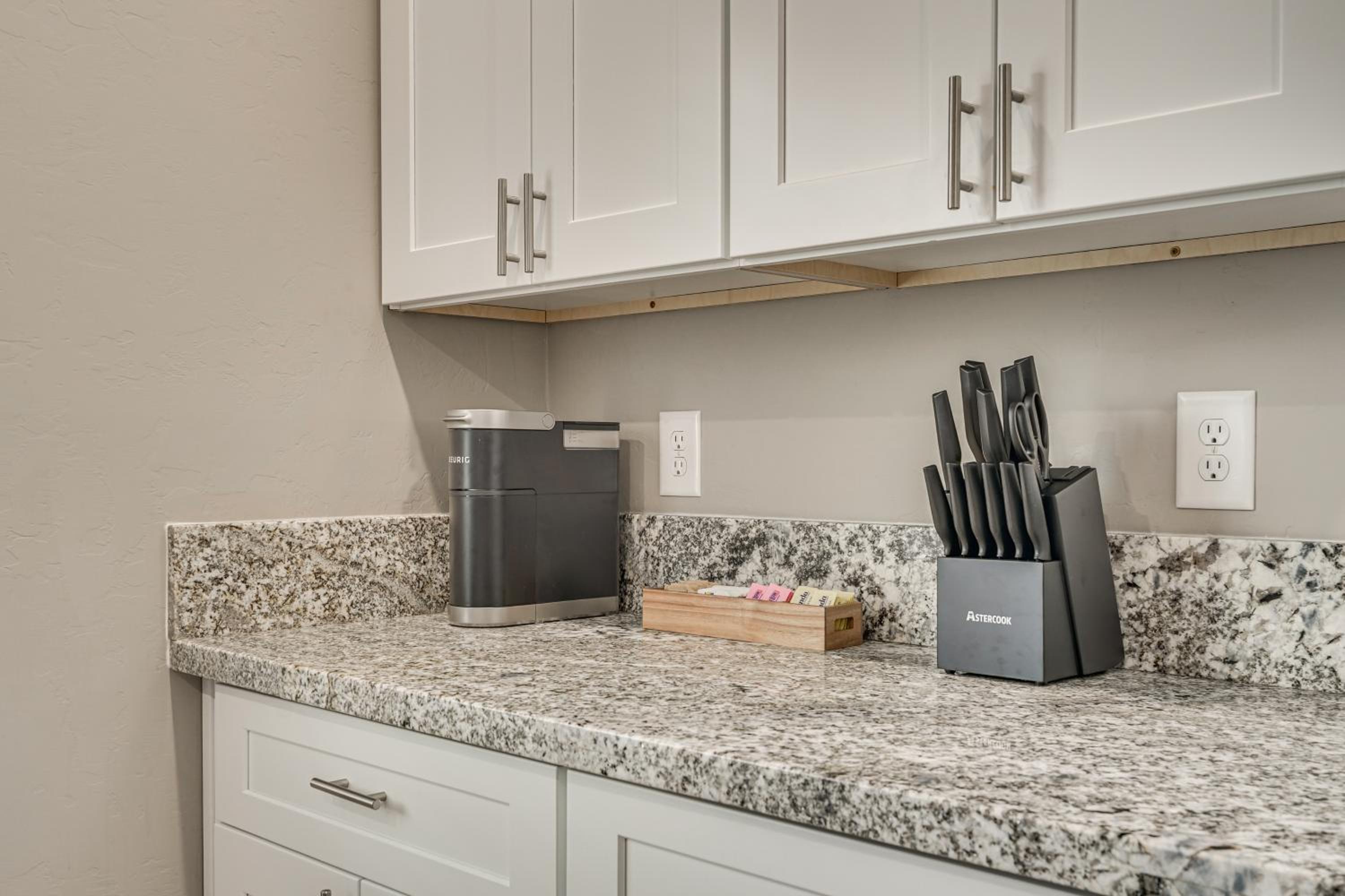 14 Mi to Saguaro NP Adventure-Ready Townhome