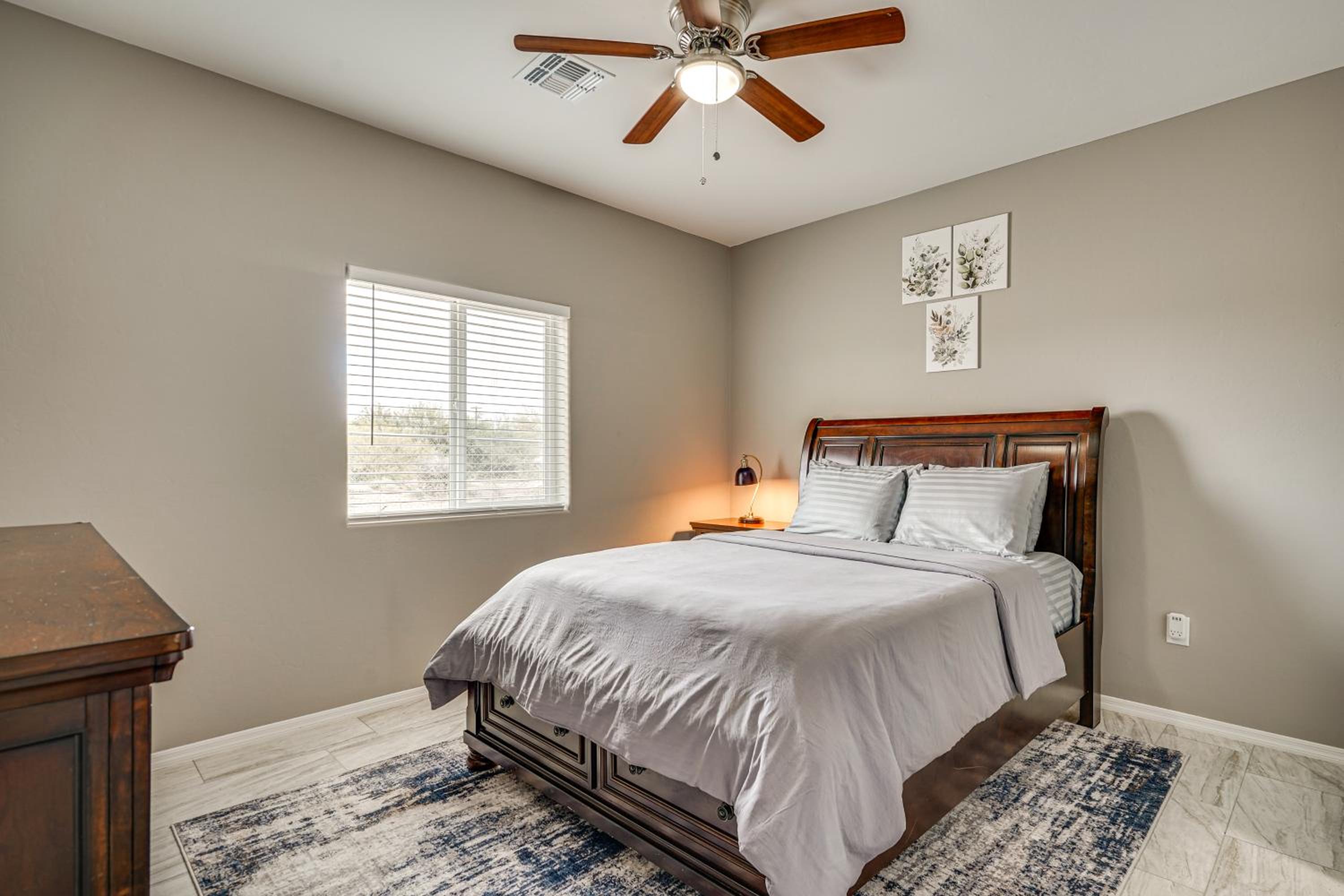 14 Mi to Saguaro NP Adventure-Ready Townhome
