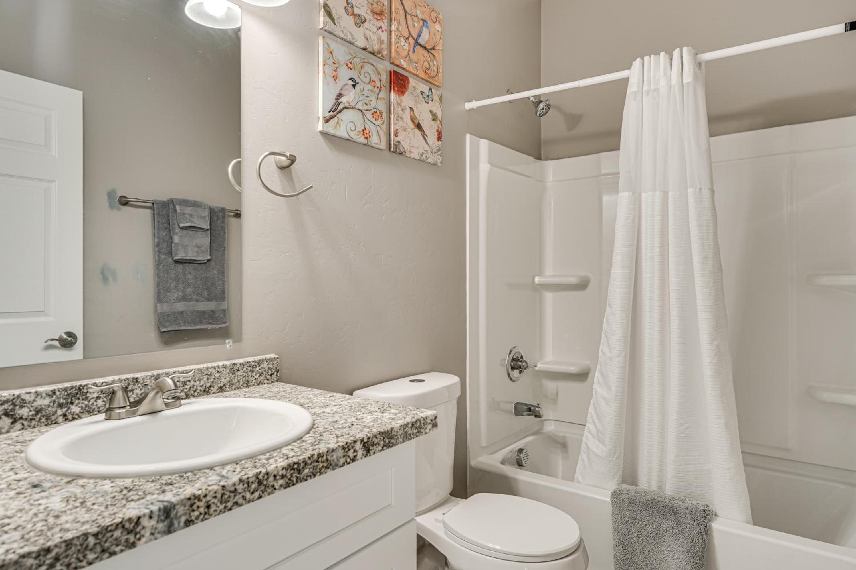 14 Mi to Saguaro NP Adventure-Ready Townhome
