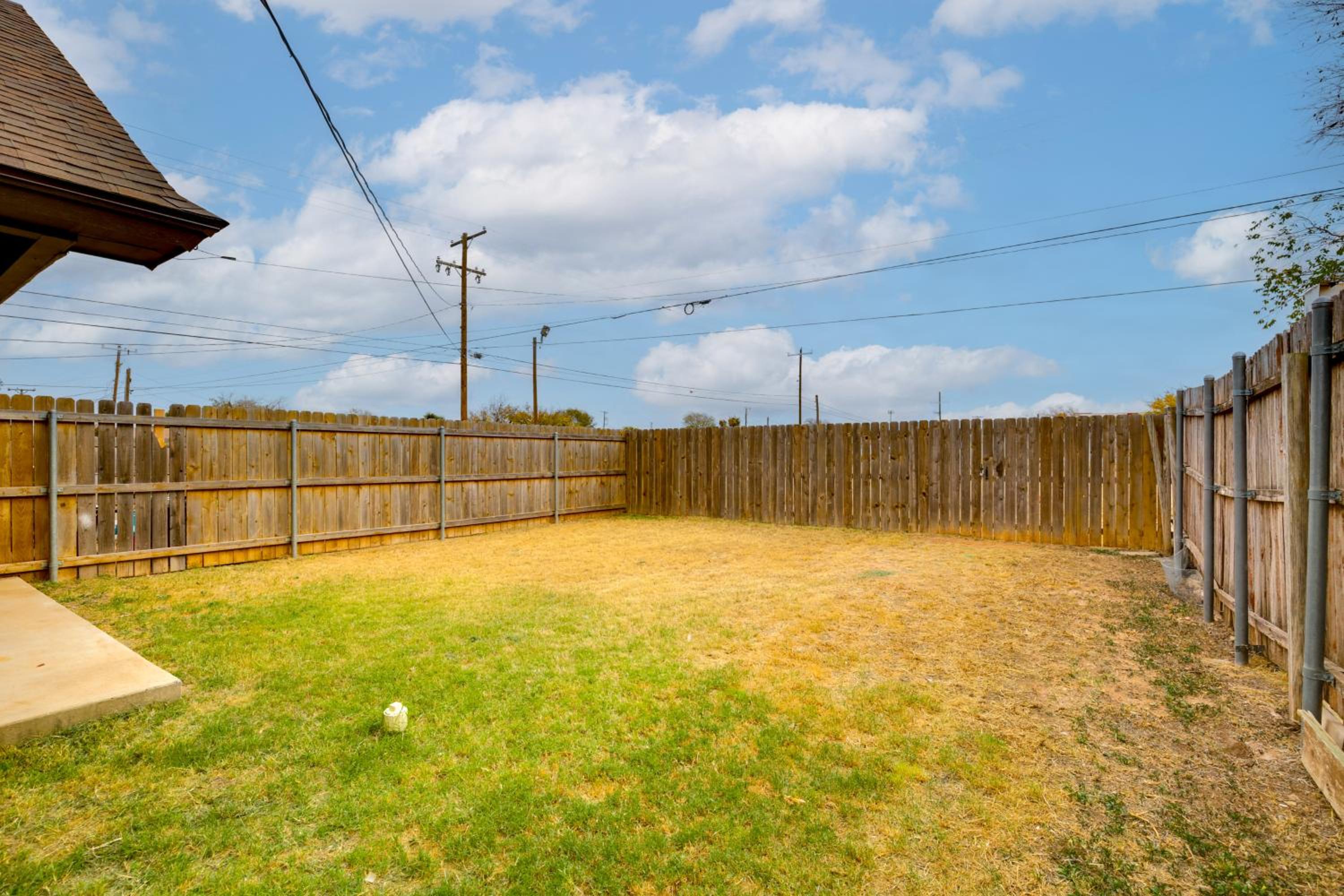 2 Mi to Depot District Dog-Friendly 1BR Getaway!