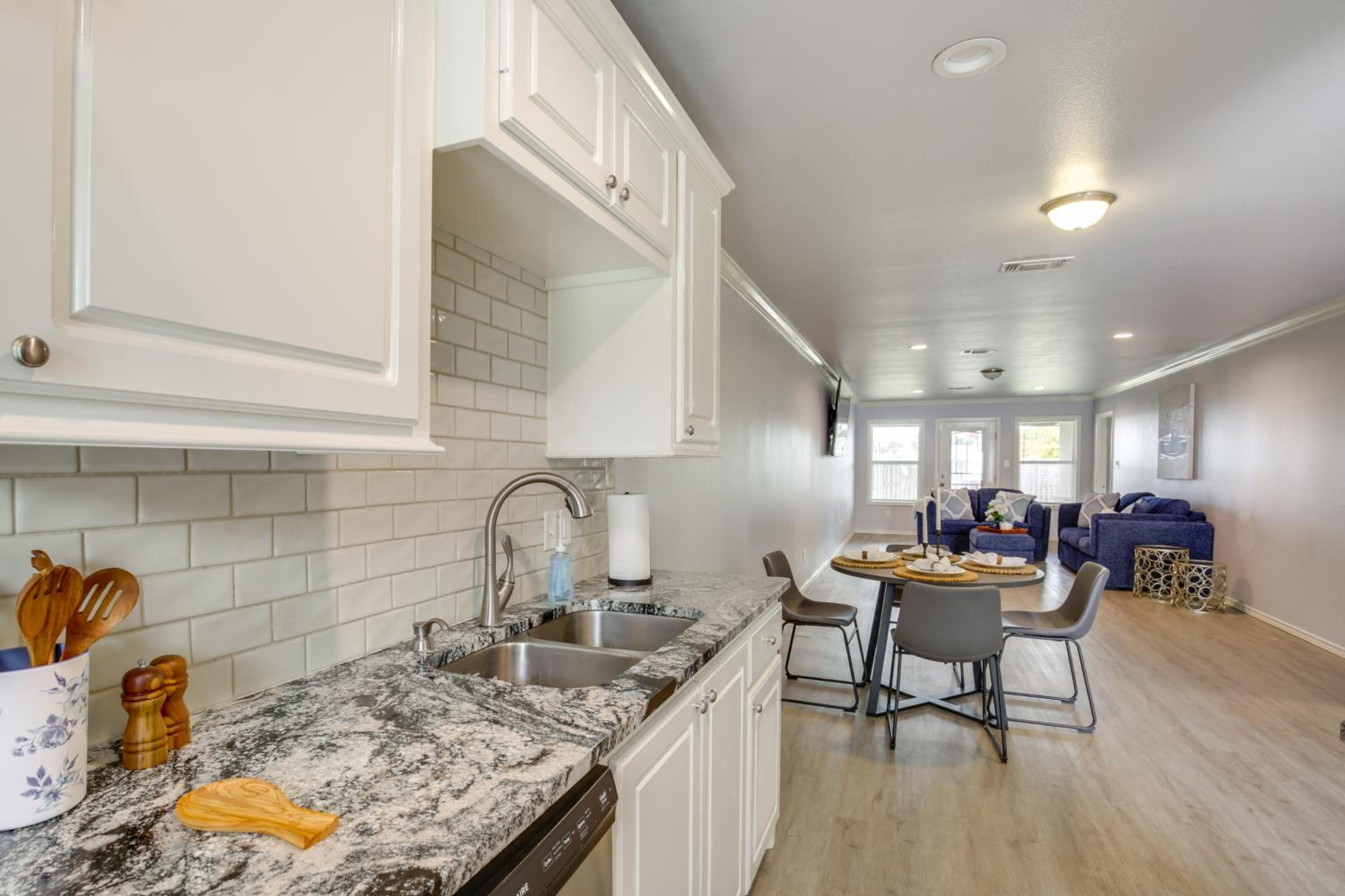 2 Mi to Depot District Dog-Friendly 1BR Getaway!