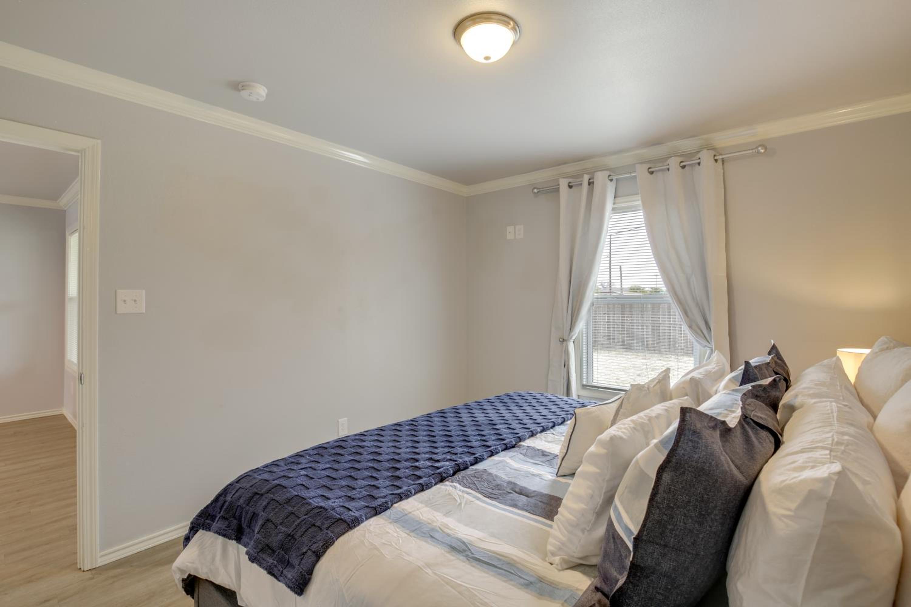 2 Mi to Depot District Dog-Friendly 1BR Getaway!