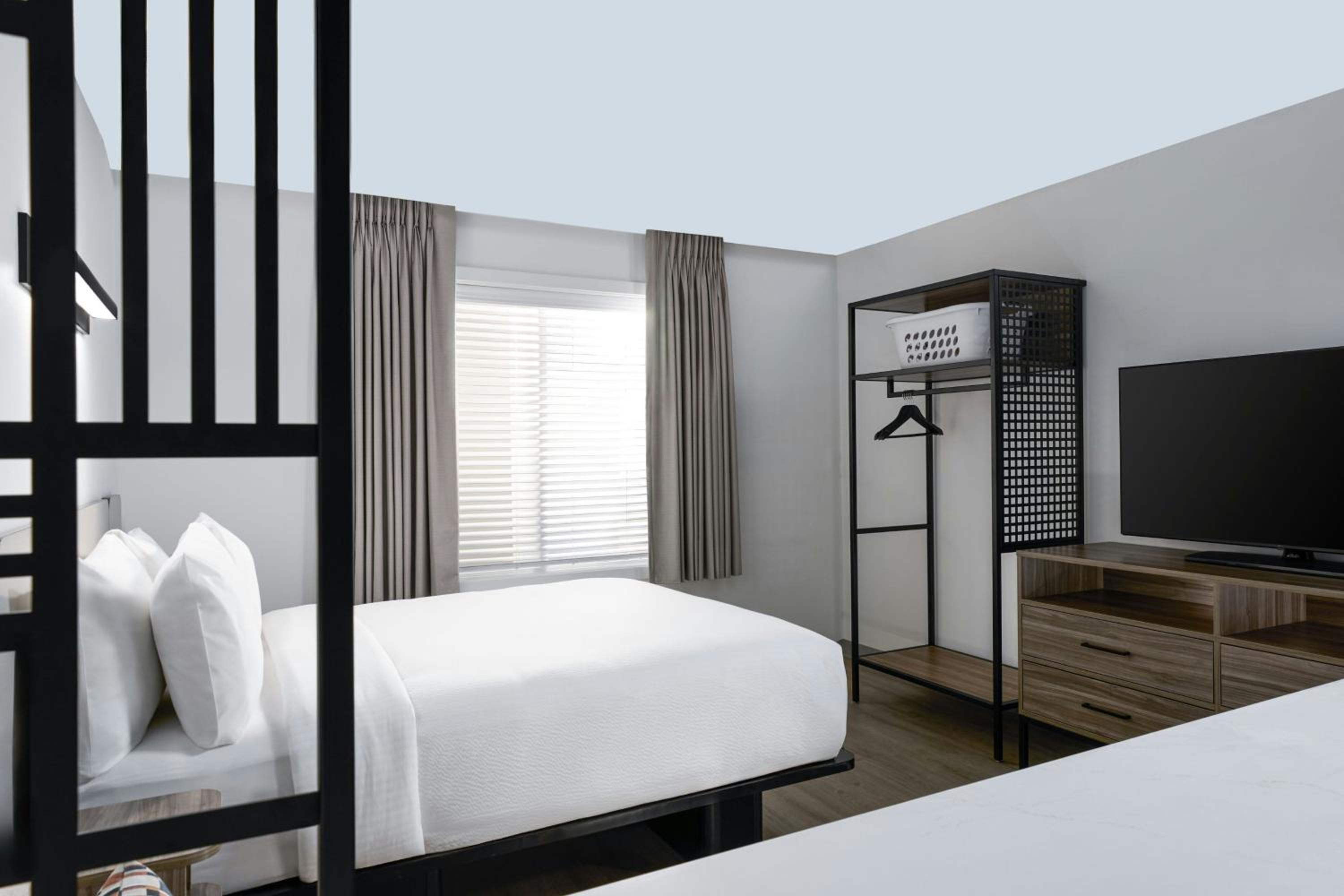 StudioRes by Marriott Greensboro Airport
