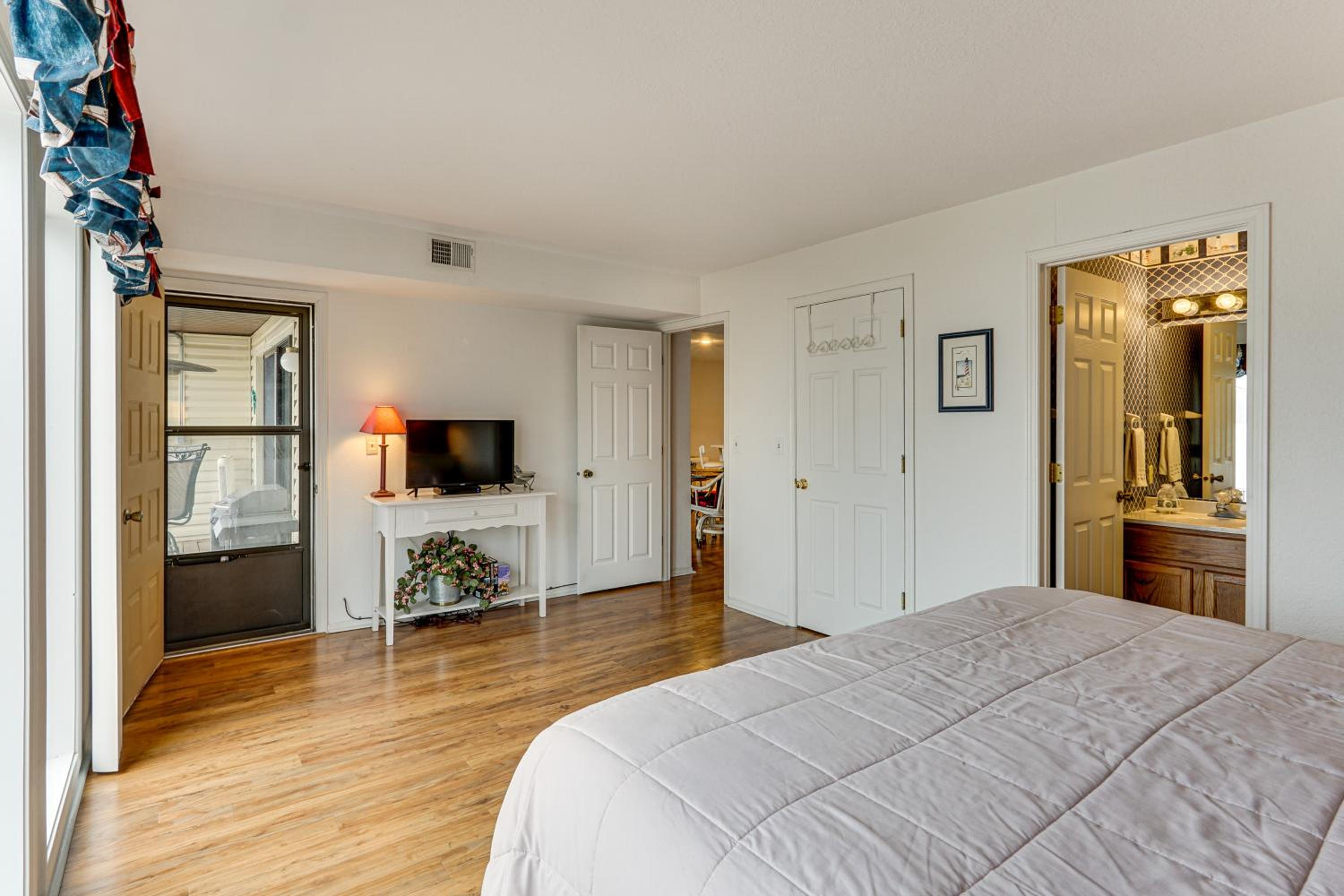 Main Channel View! Condo with Dock and Pool Access