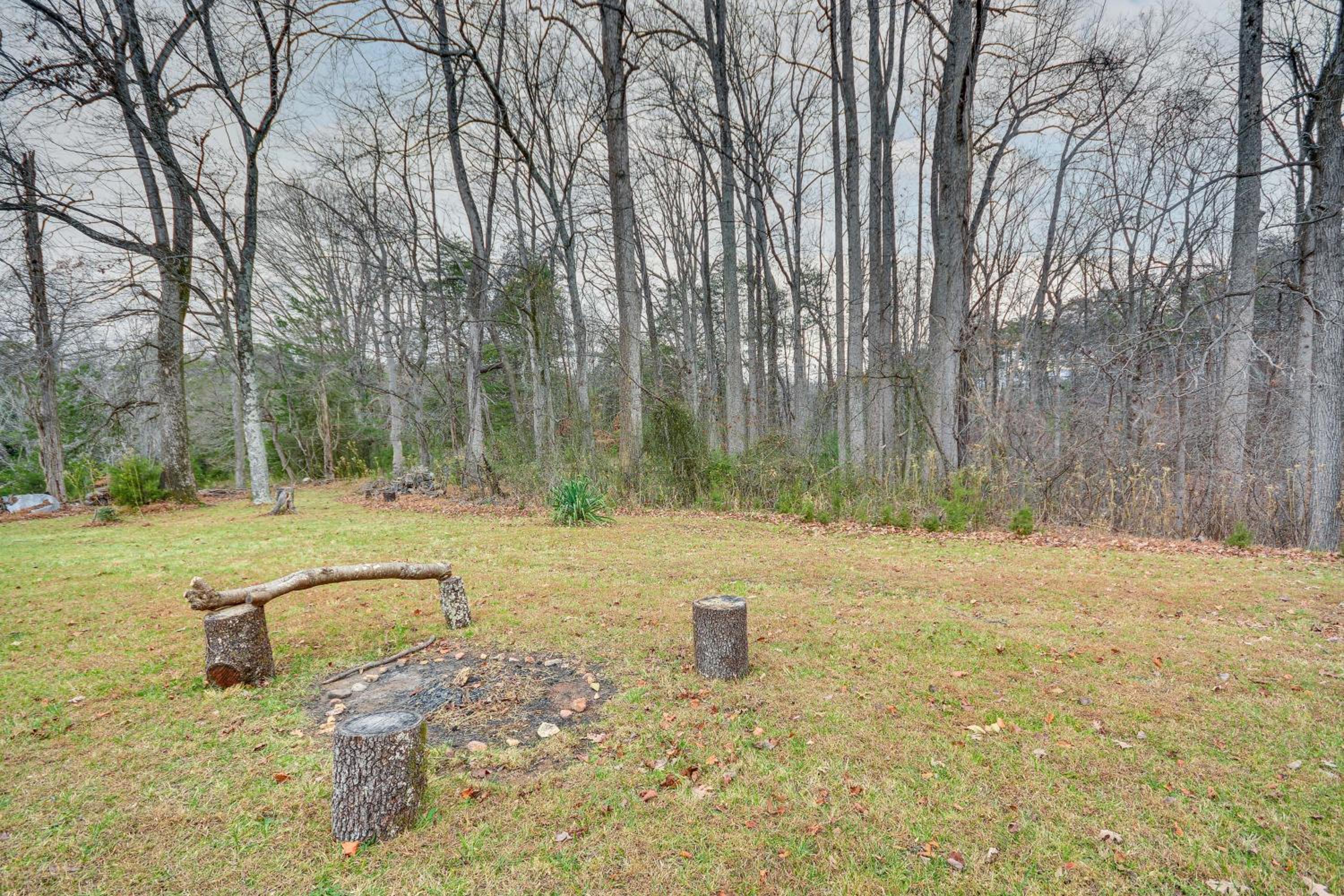 Near Trails and Wine Quiet Blue Ridge Highlands