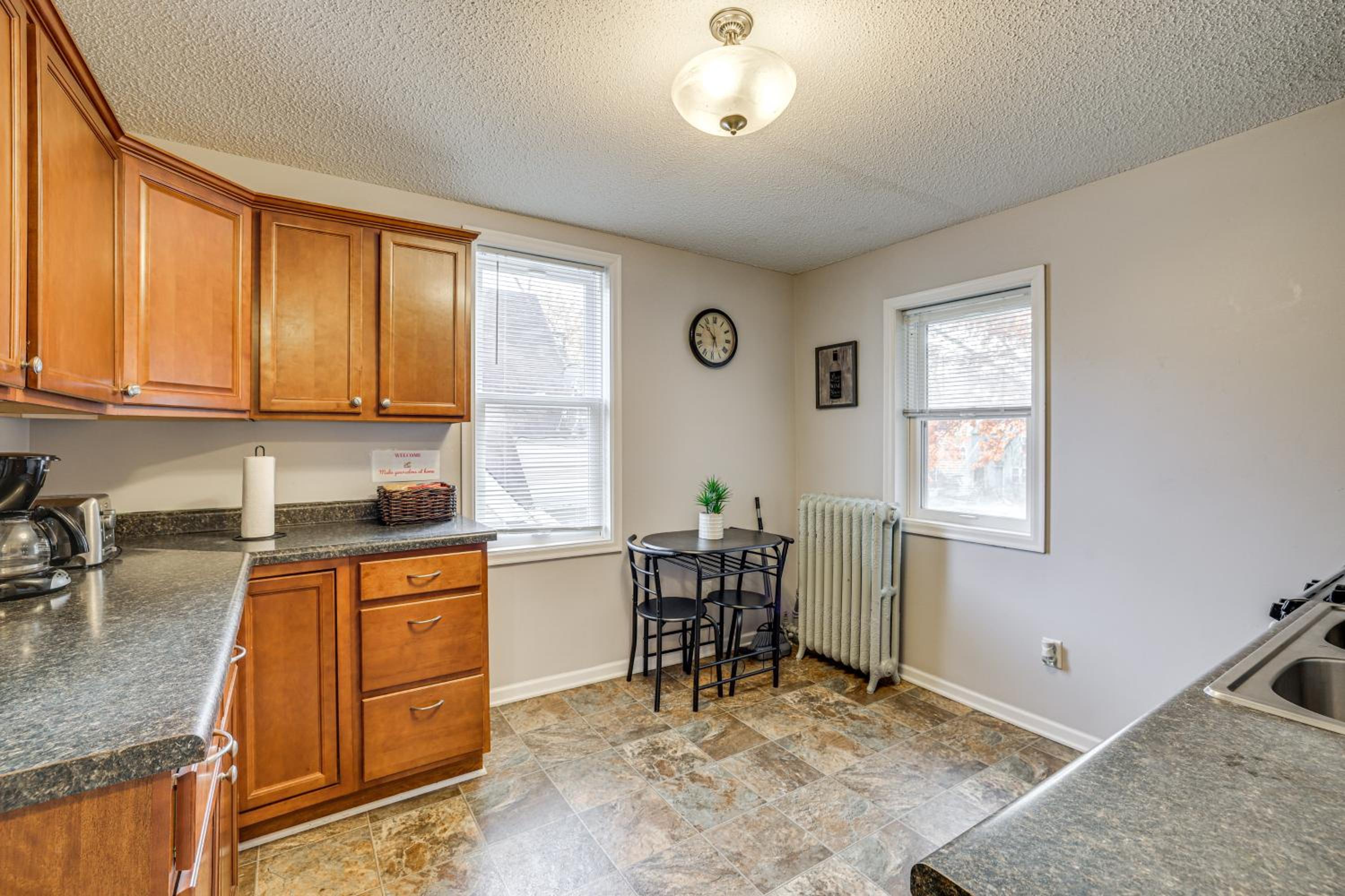 Central Duplex Townhome close to Twin Cities