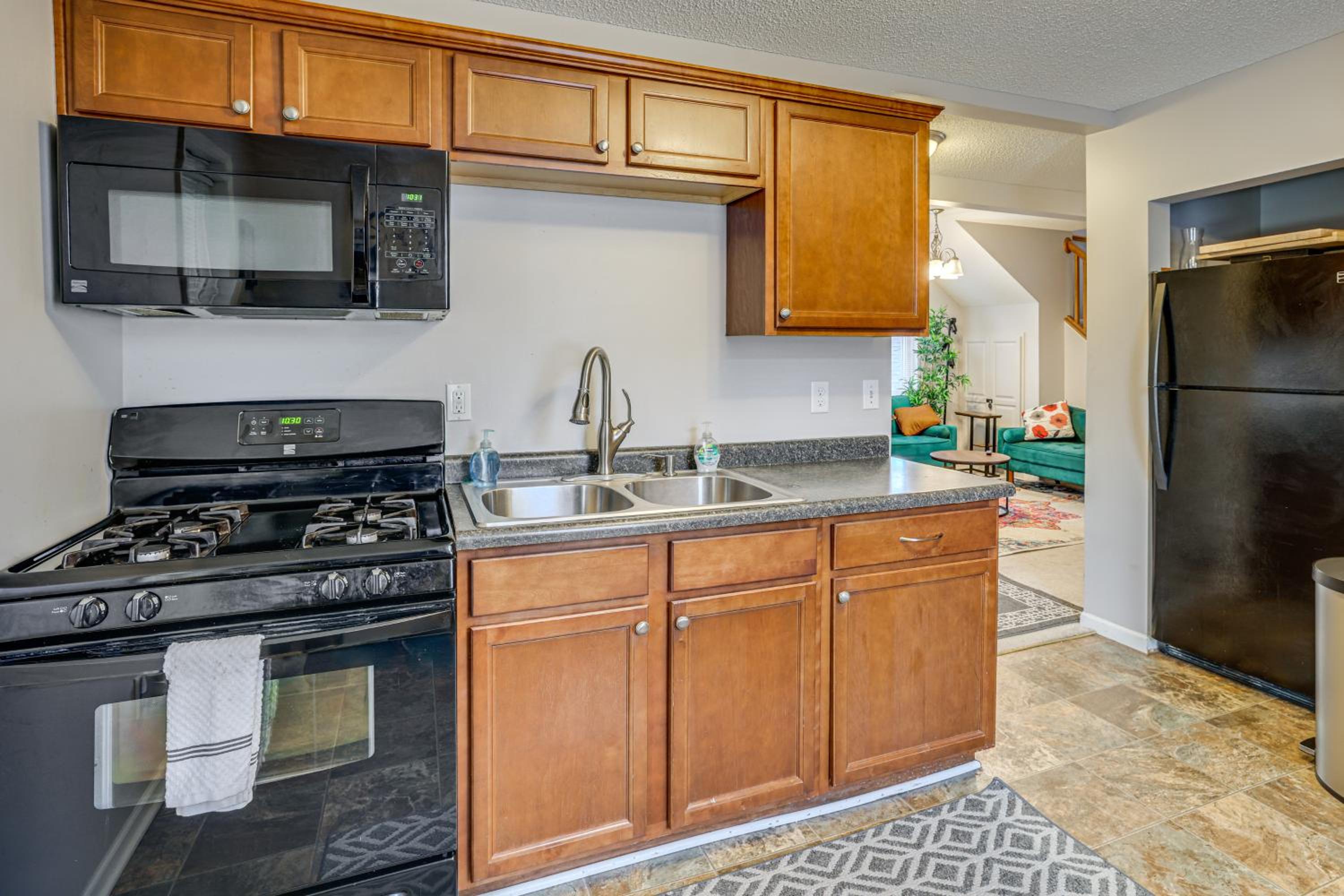 Central Duplex Townhome close to Twin Cities
