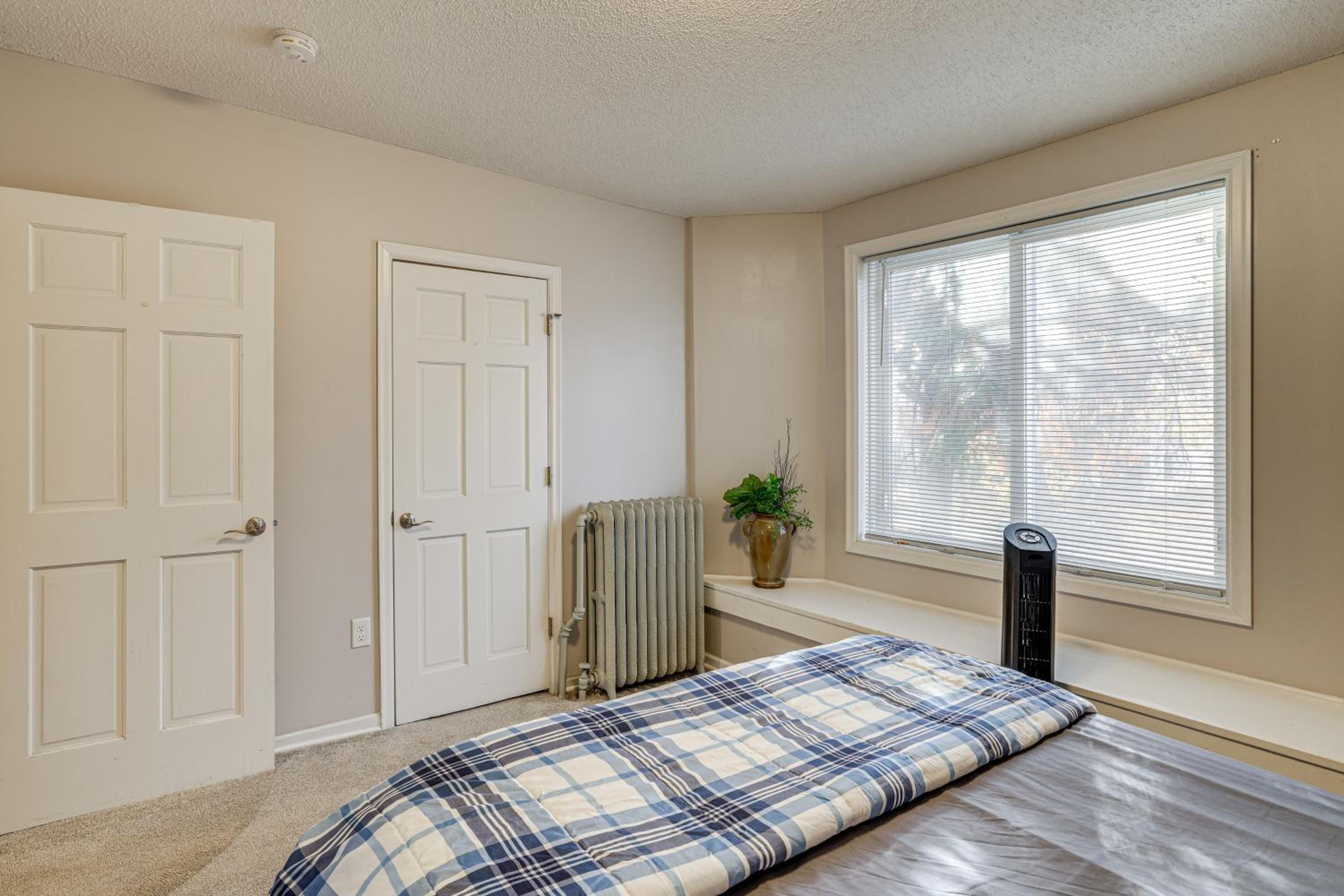 Central Duplex Townhome close to Twin Cities