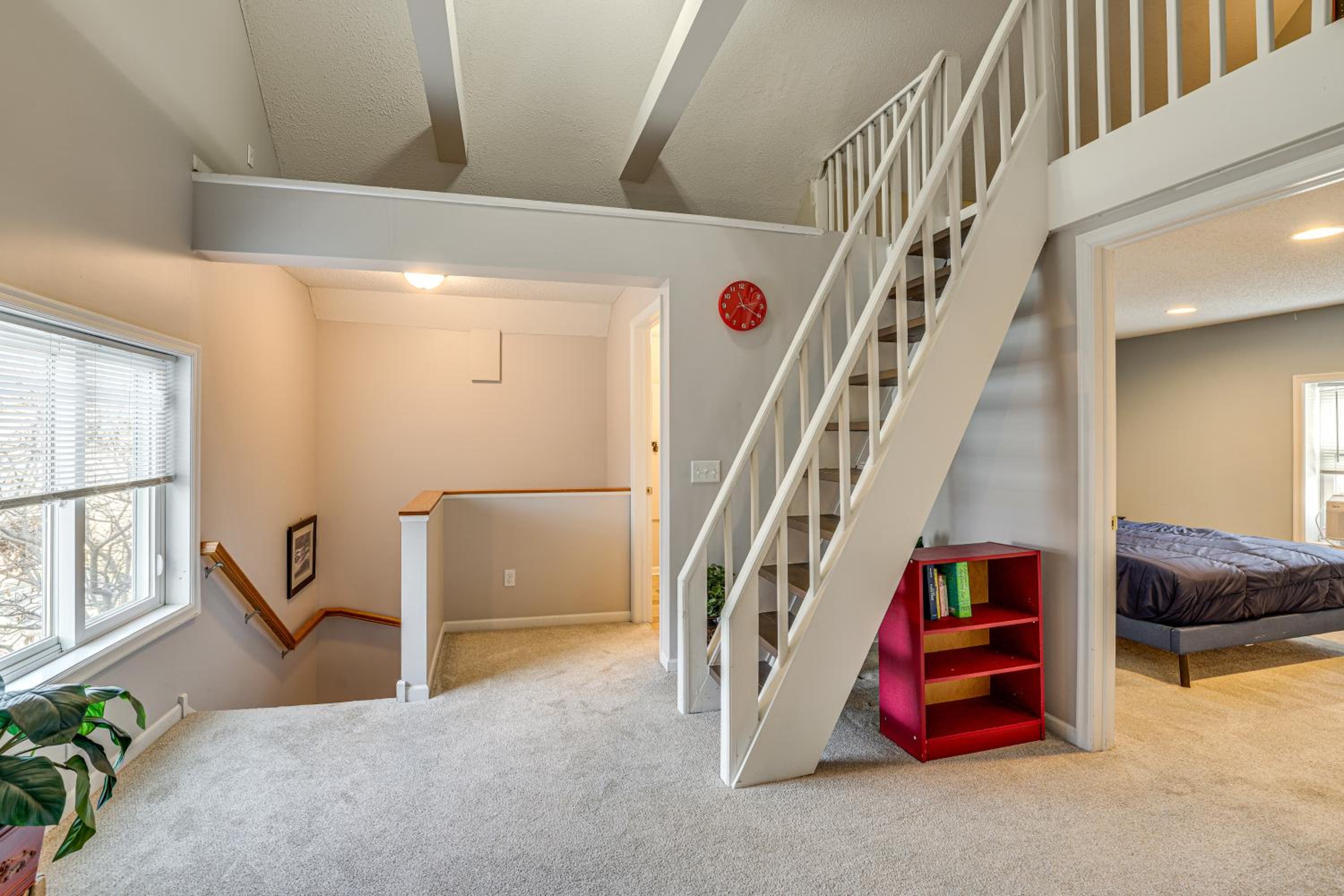 Central Duplex Townhome close to Twin Cities
