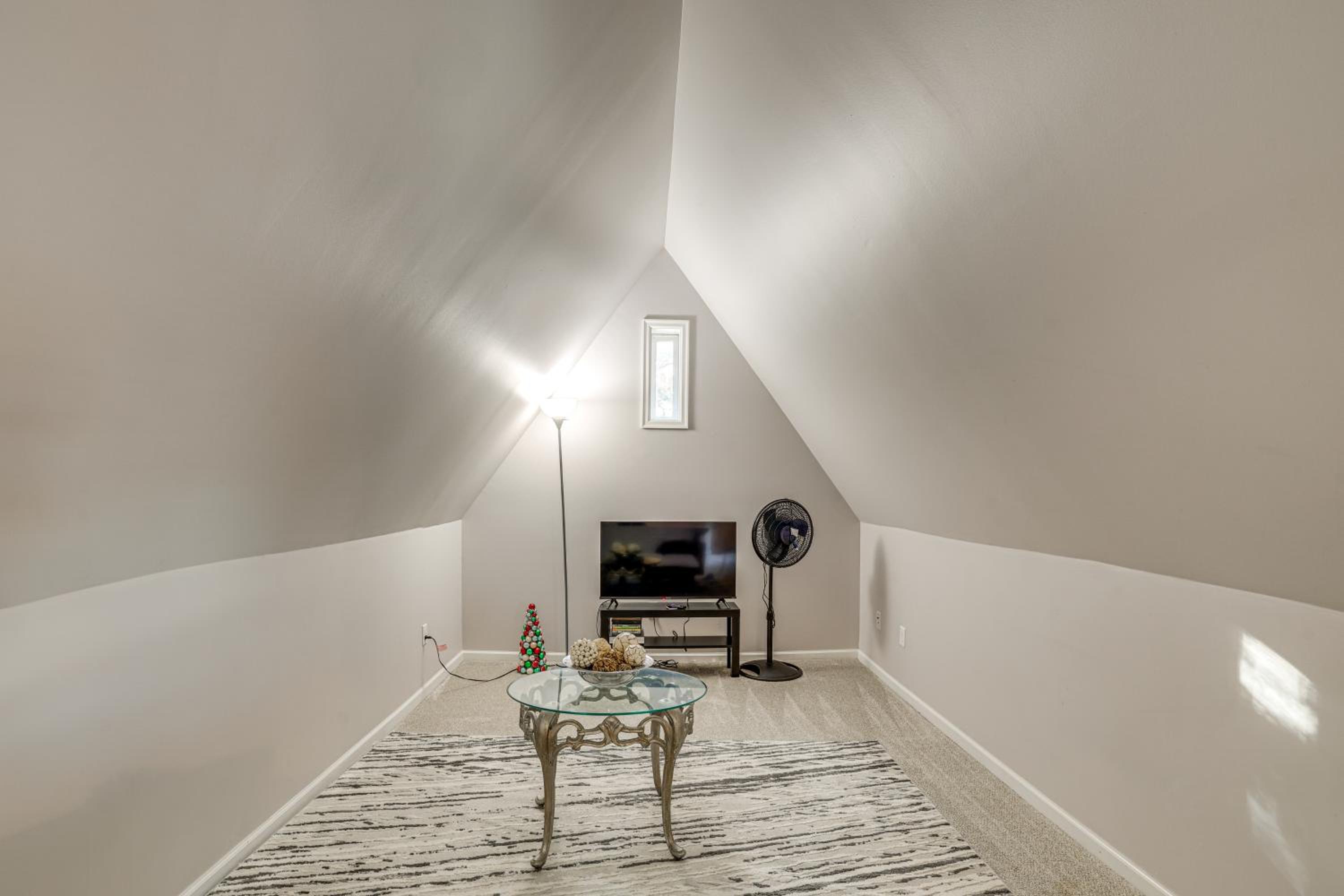 Central Duplex Townhome close to Twin Cities