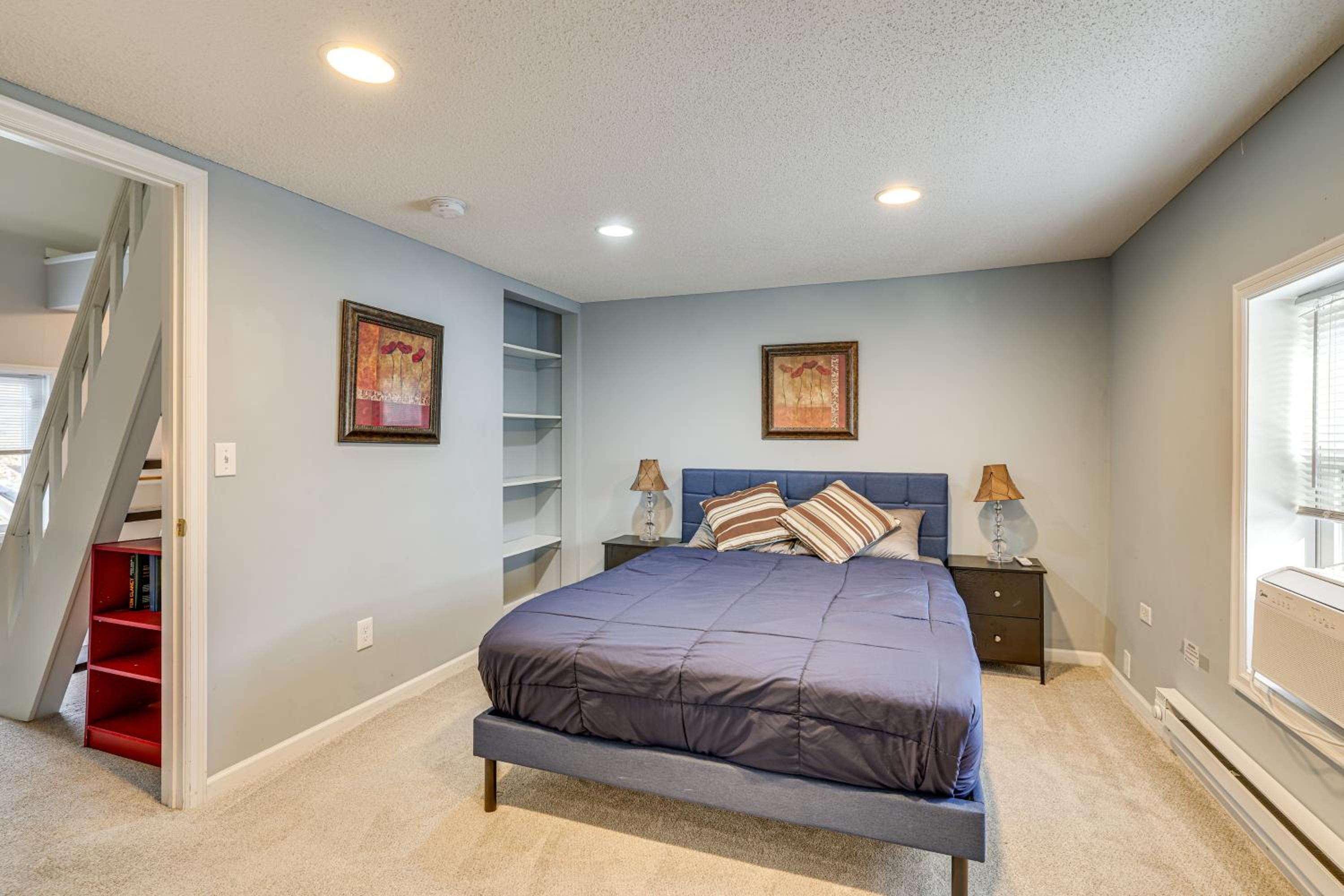 Central Duplex Townhome close to Twin Cities