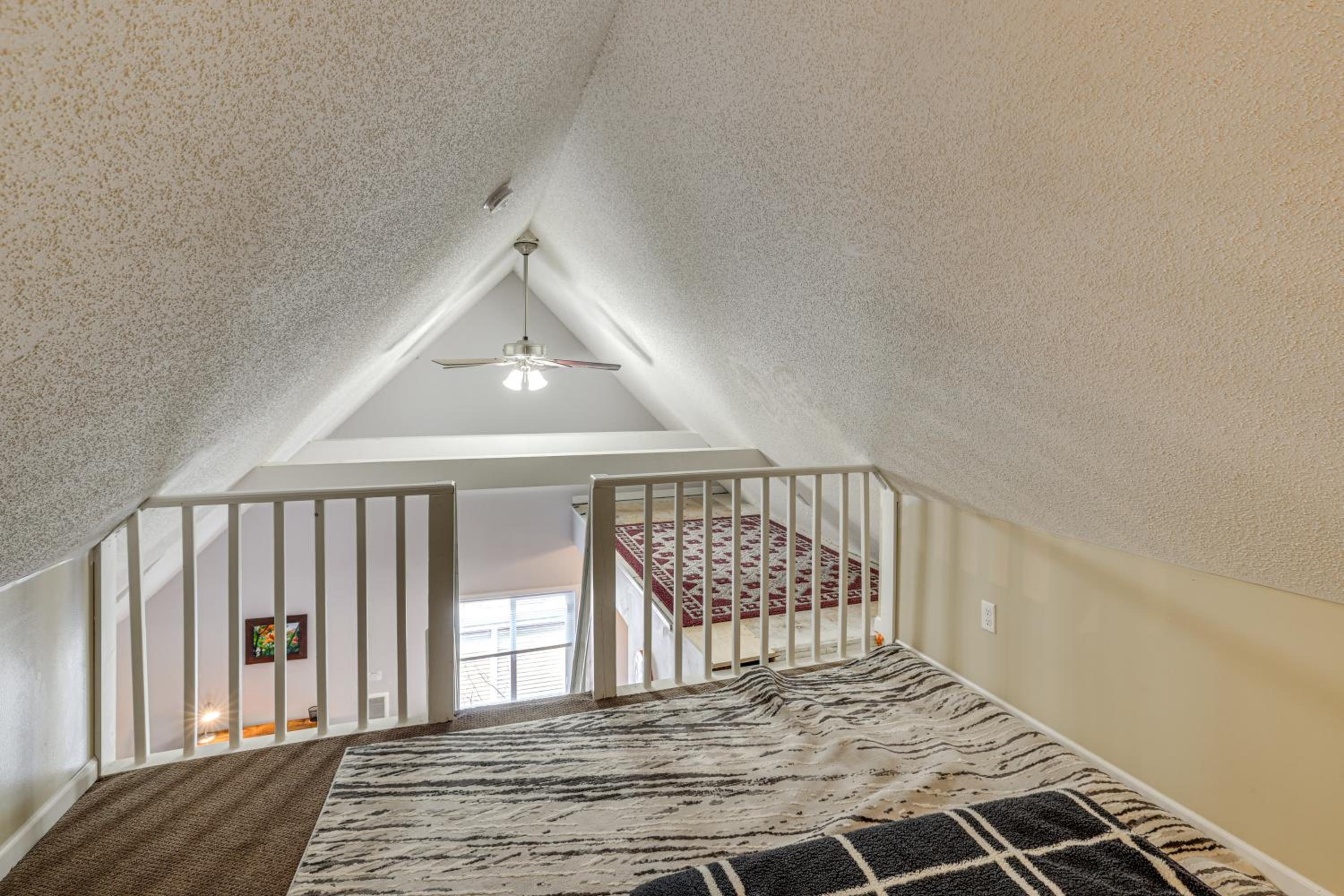 Central Duplex Townhome close to Twin Cities
