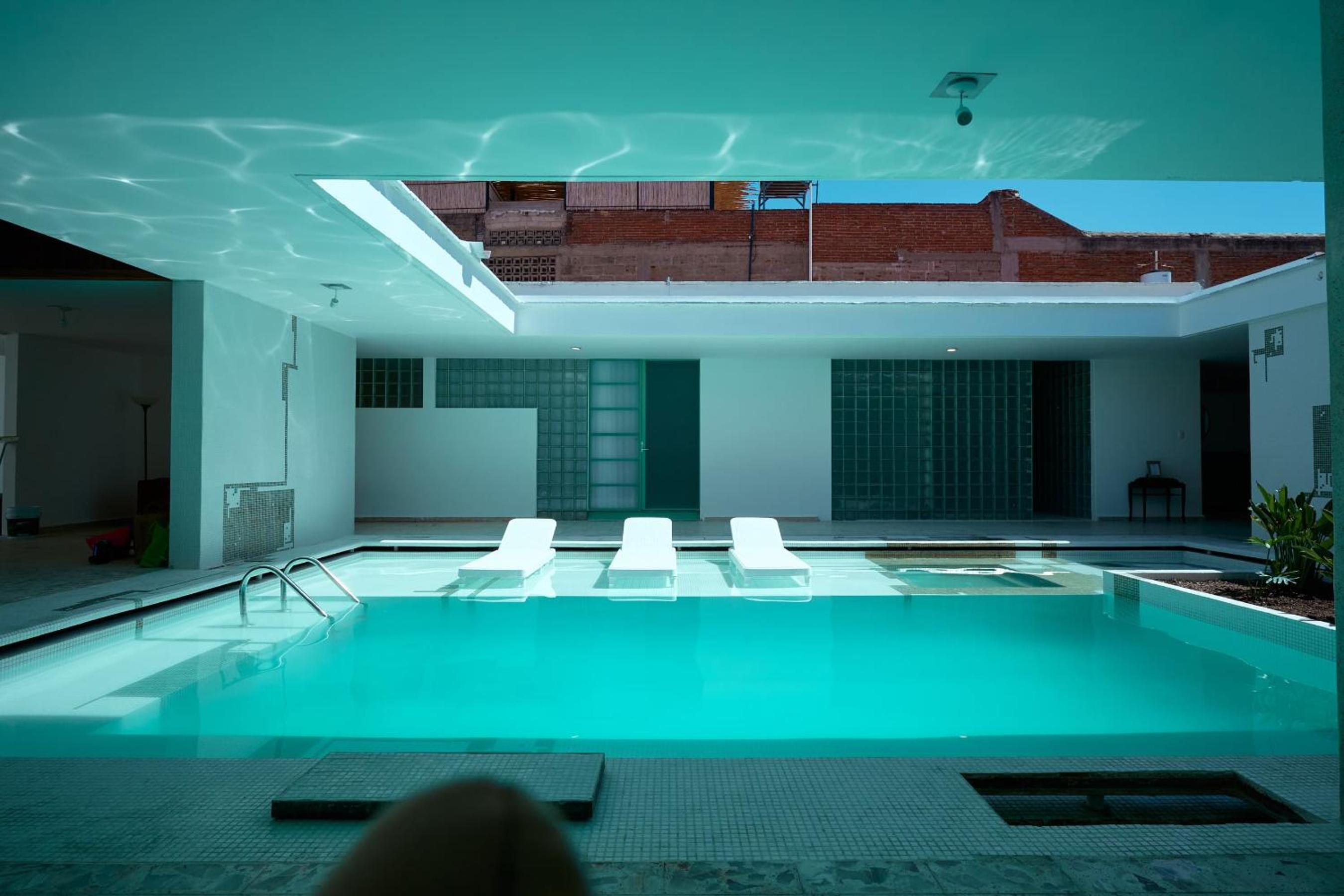 Casa Orbit AC Pool Jacuzzi Central Location