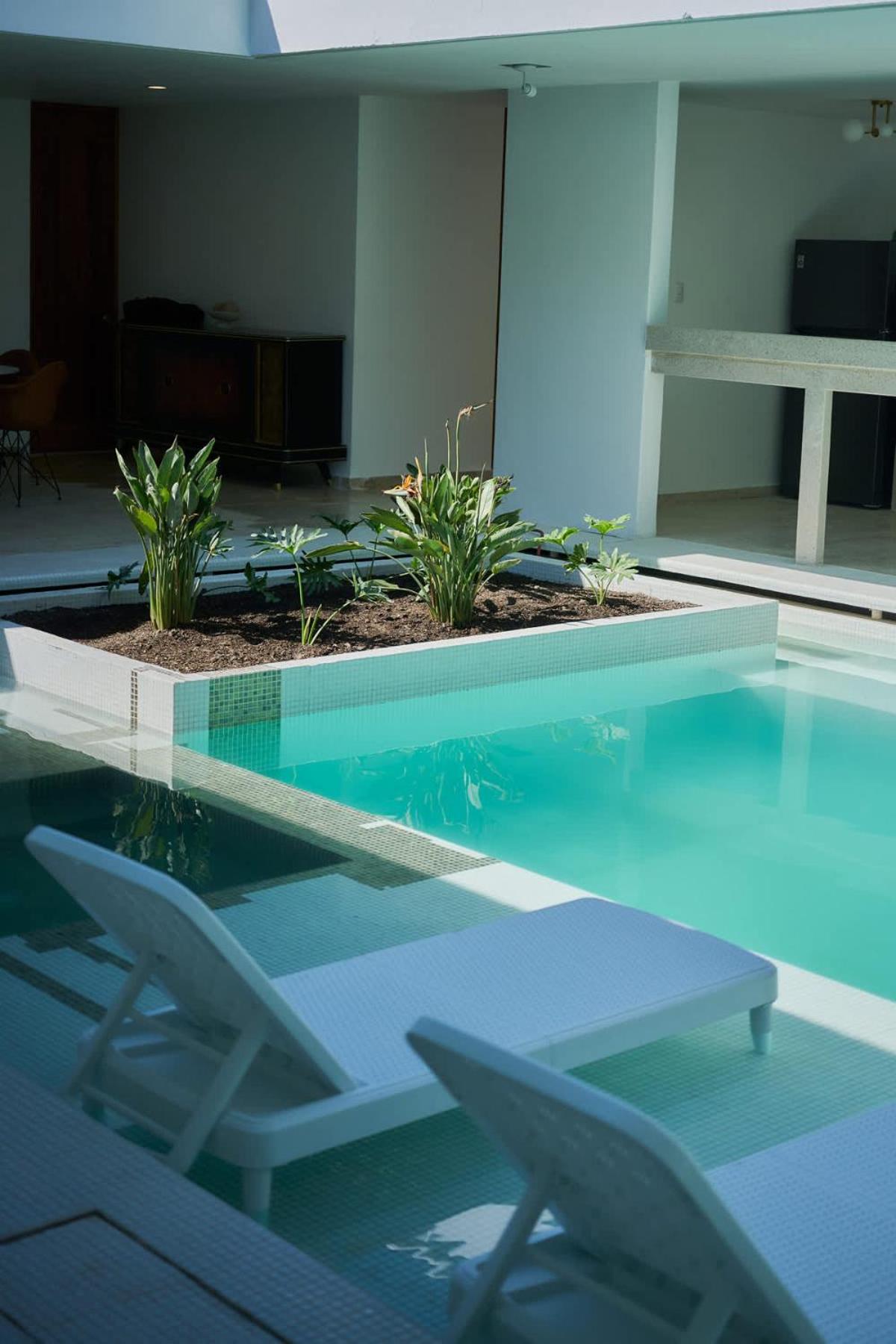 Casa Orbit AC Pool Jacuzzi Central Location
