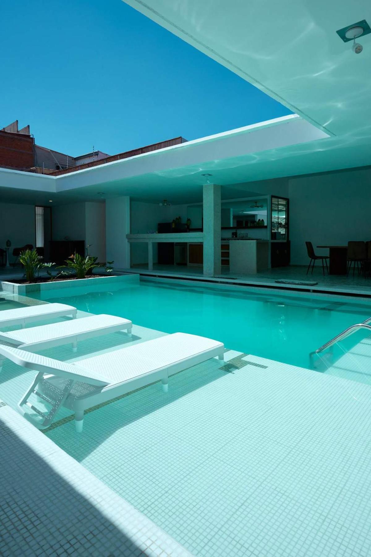 Casa Orbit AC Pool Jacuzzi Central Location