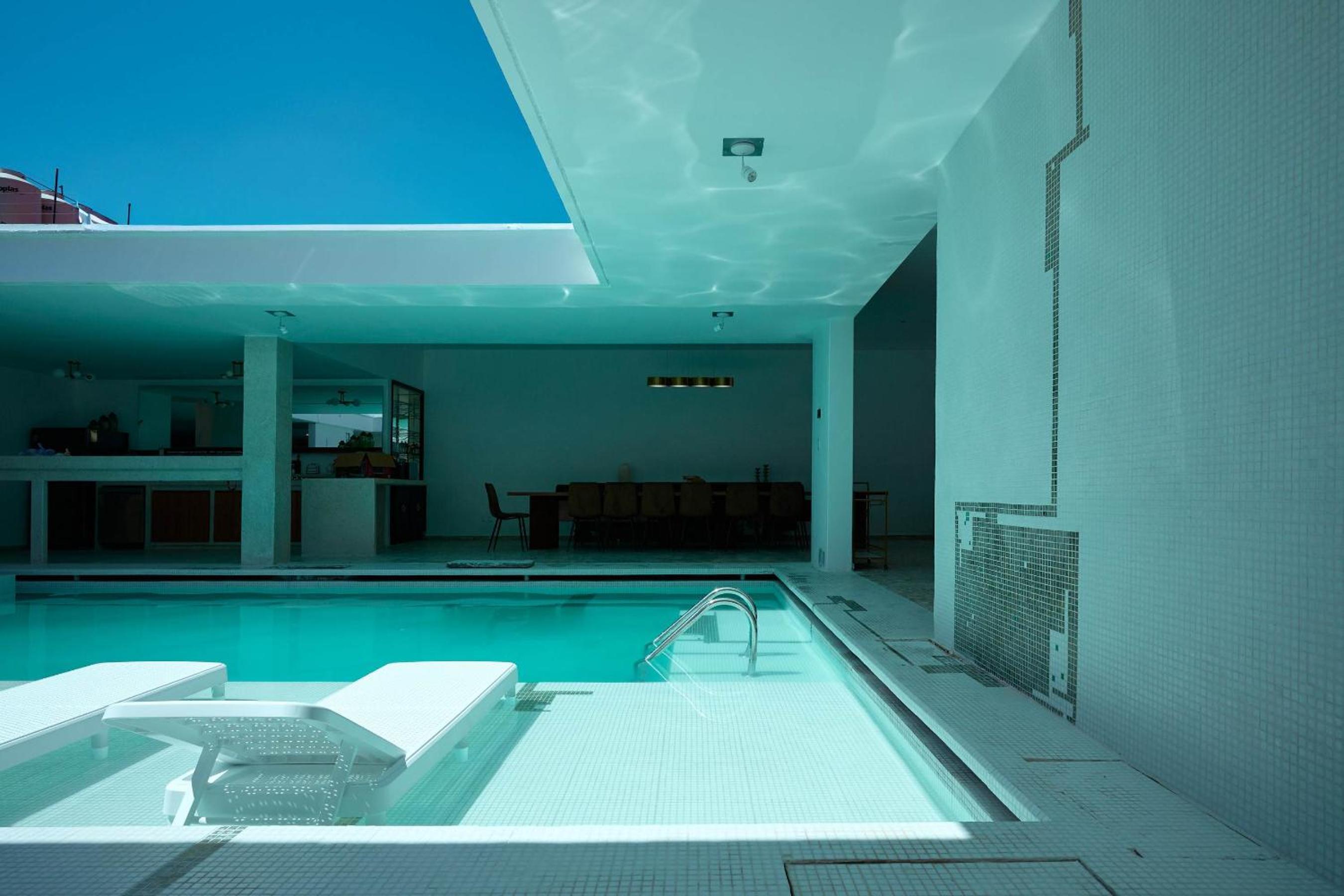 Casa Orbit AC Pool Jacuzzi Central Location