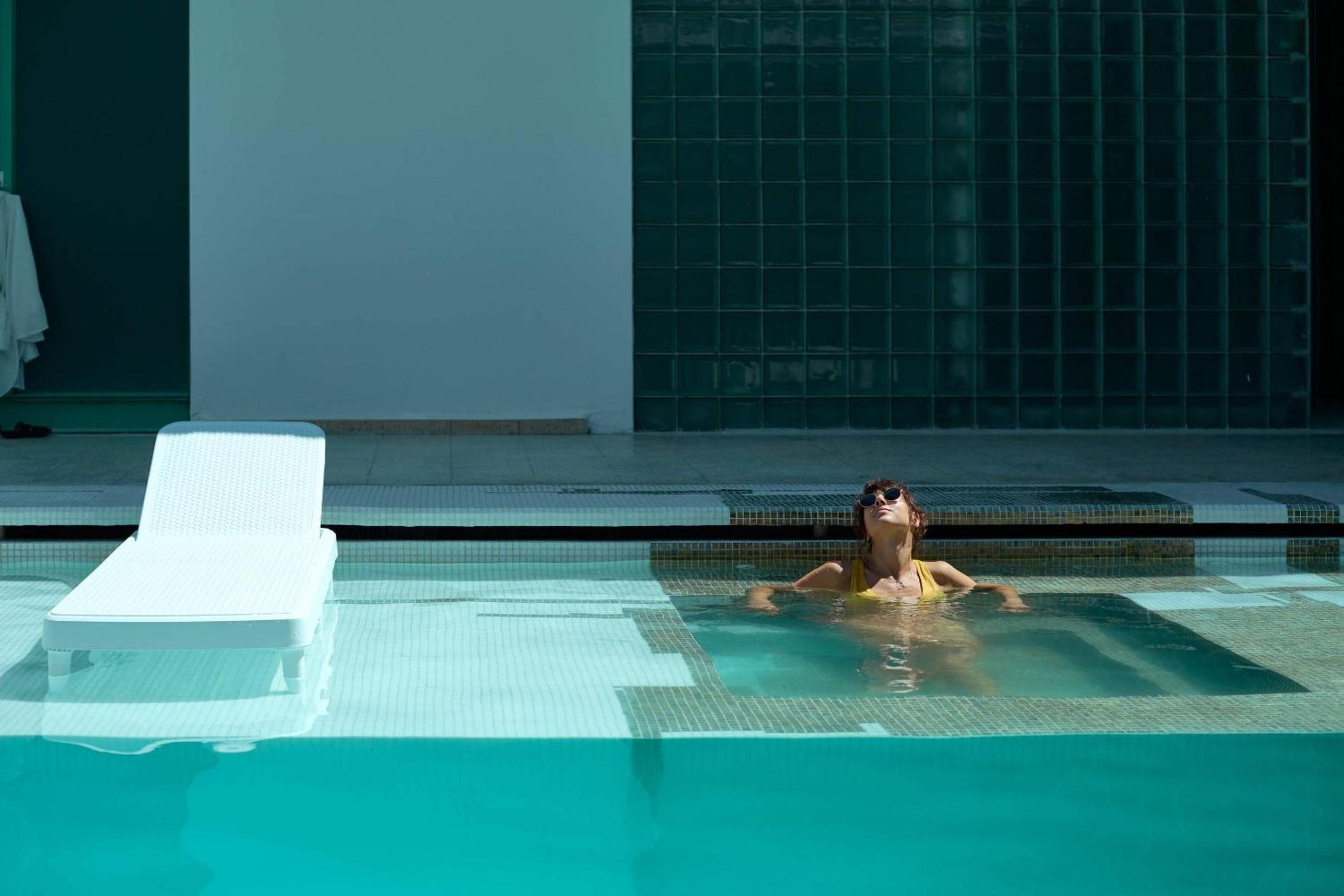 Casa Orbit AC Pool Jacuzzi Central Location