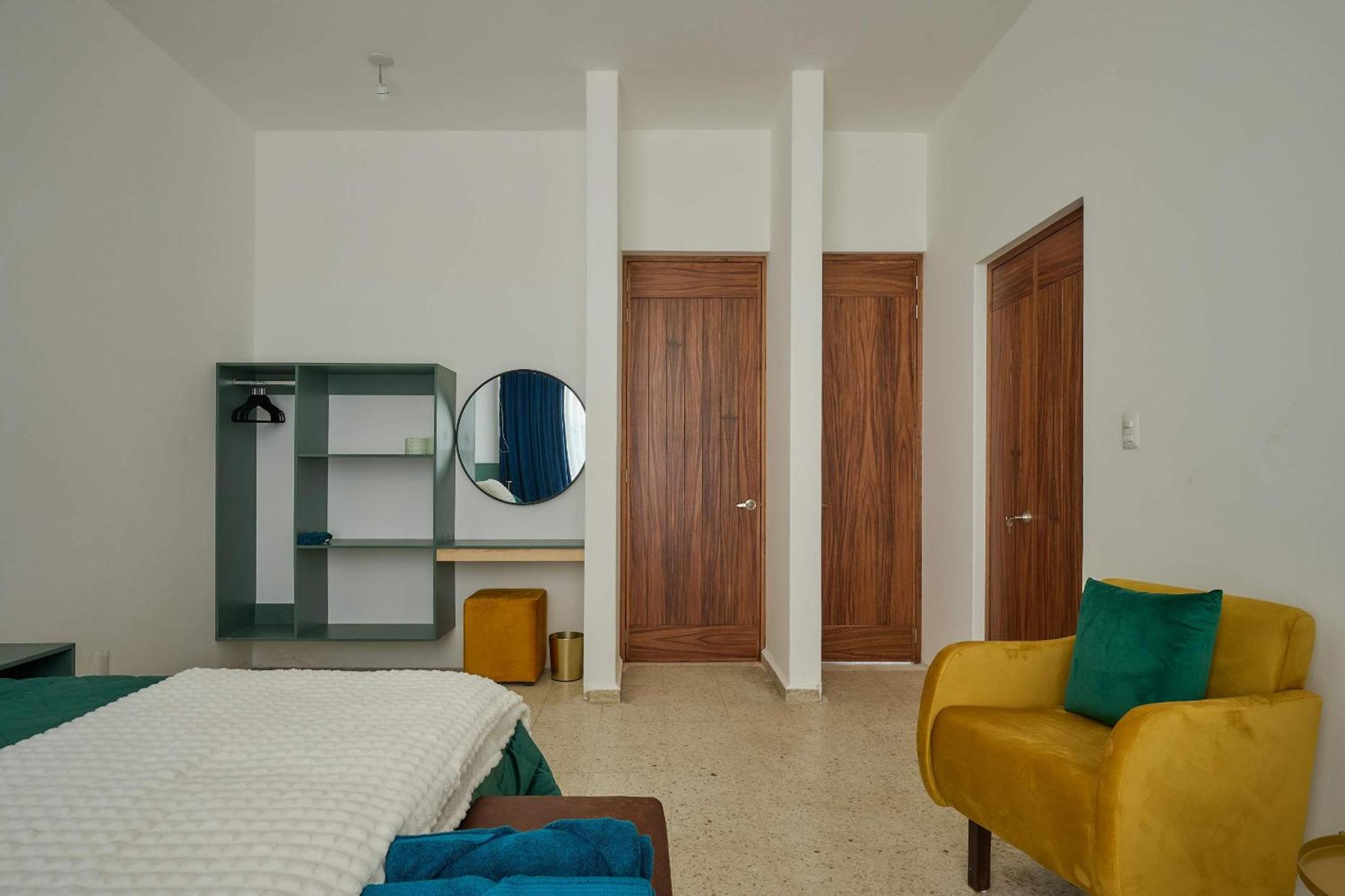 Casa Orbit AC Pool Jacuzzi Central Location