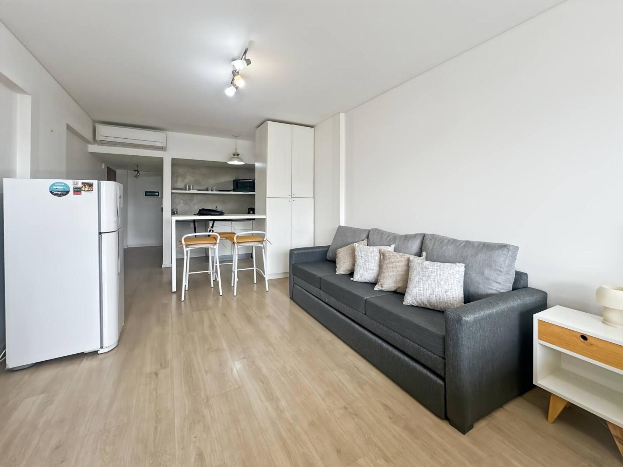 Comfortable Studio with Balcony and Excellent Location