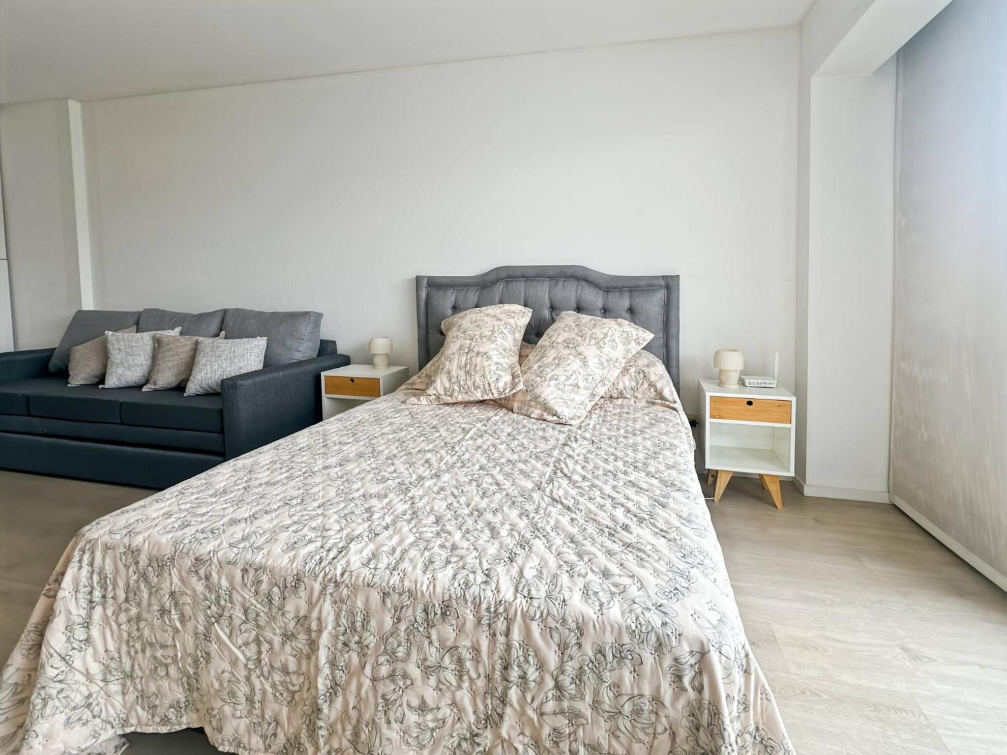 Comfortable Studio with Balcony and Excellent Location