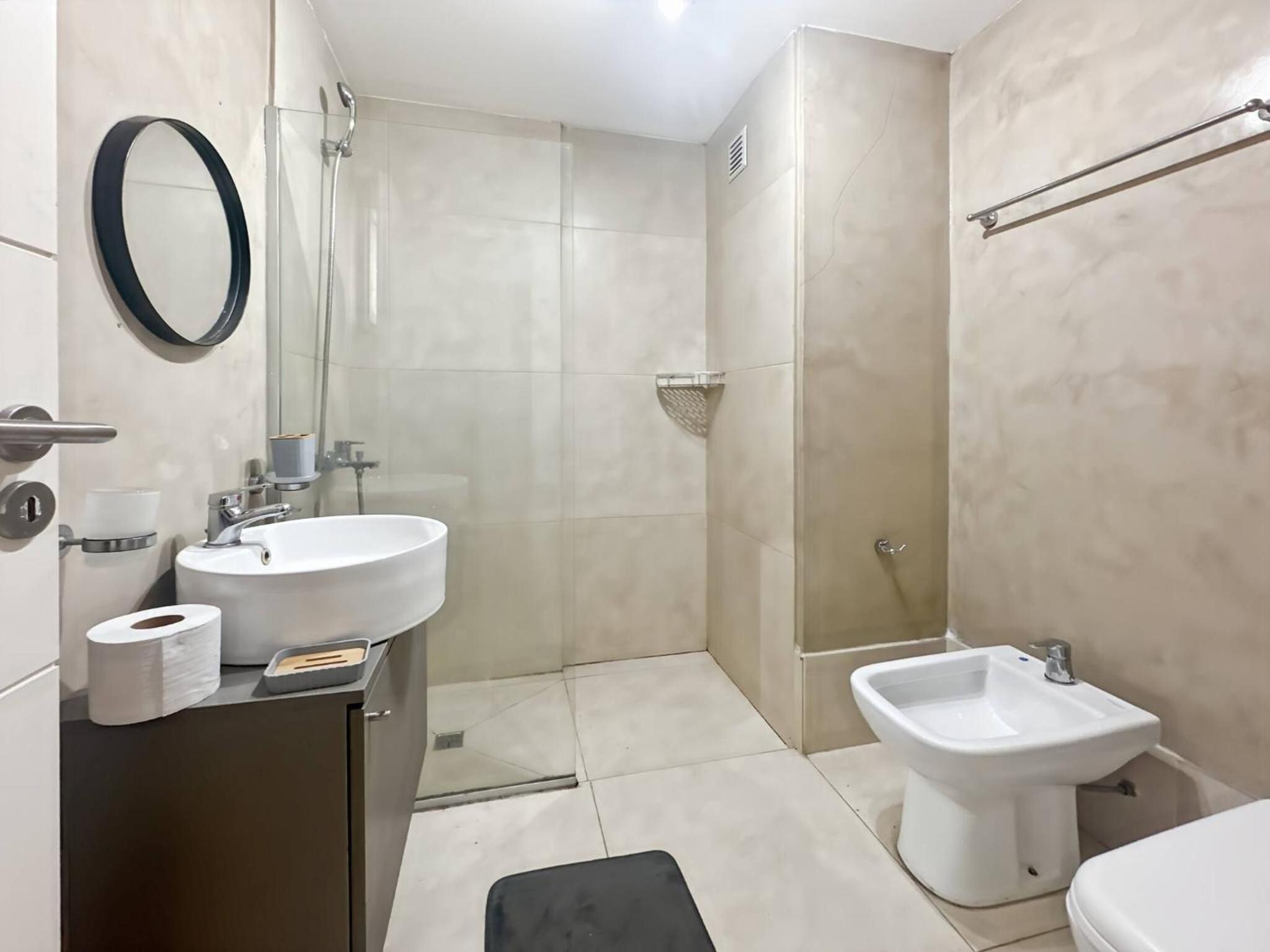 Comfortable Studio with Balcony and Excellent Location