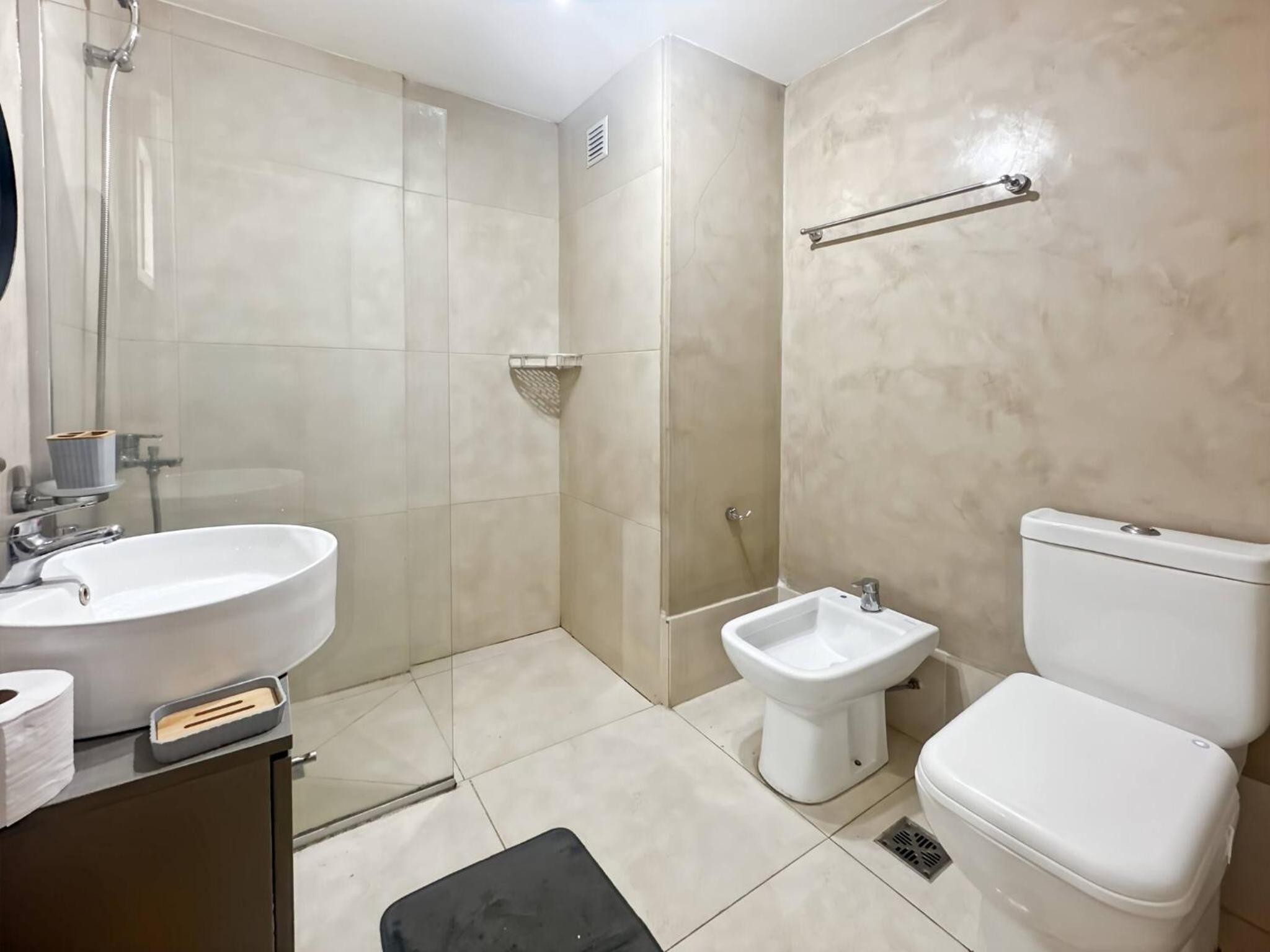 Comfortable Studio with Balcony and Excellent Location