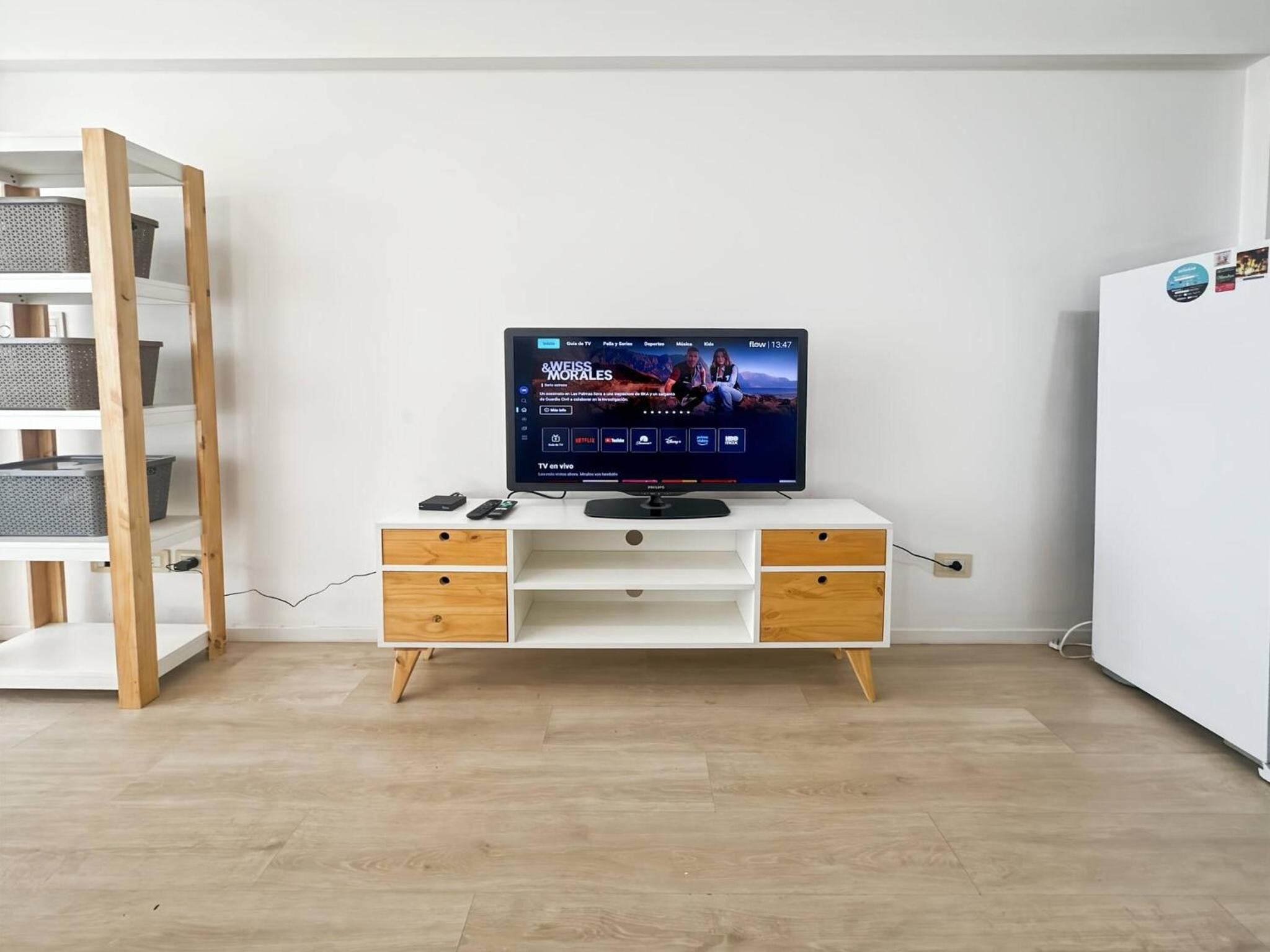 Comfortable Studio with Balcony and Excellent Location