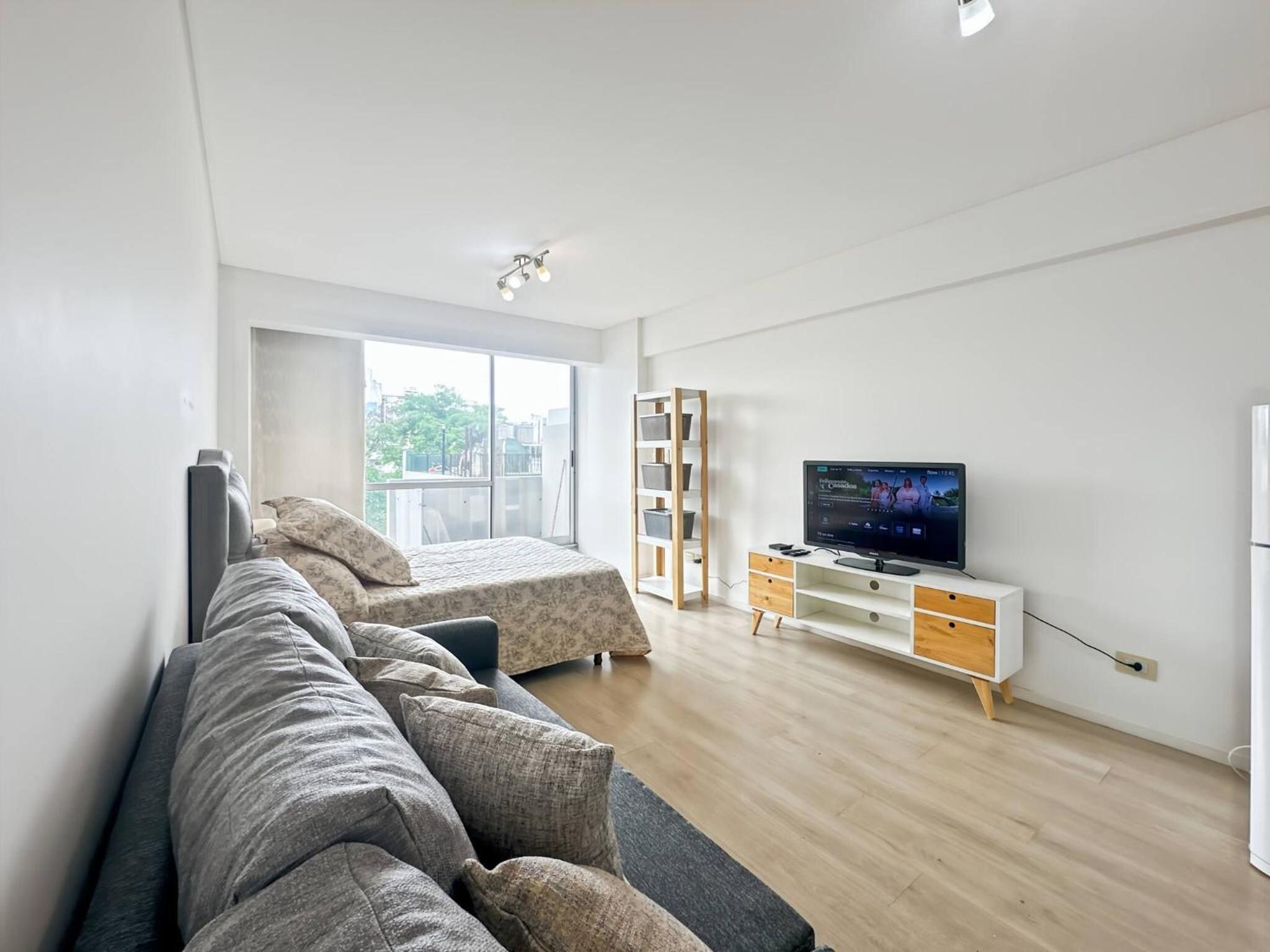 Comfortable Studio with Balcony and Excellent Location