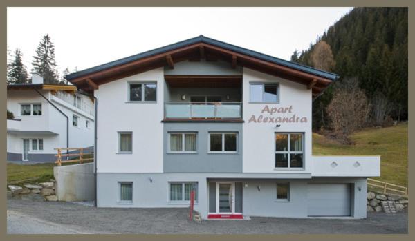 Apart Alexandra view 3