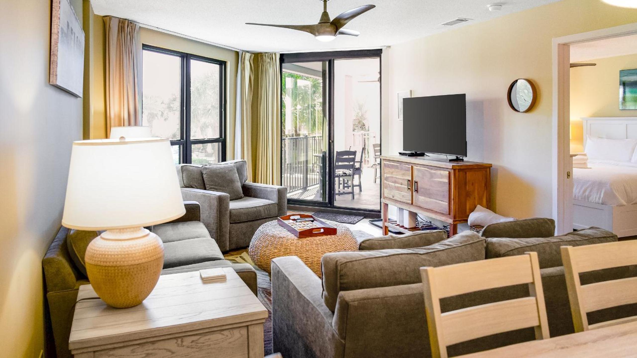 Newly Renovated Beachfront Condo Pool Balcony 108 Summerhouse by AvantStay