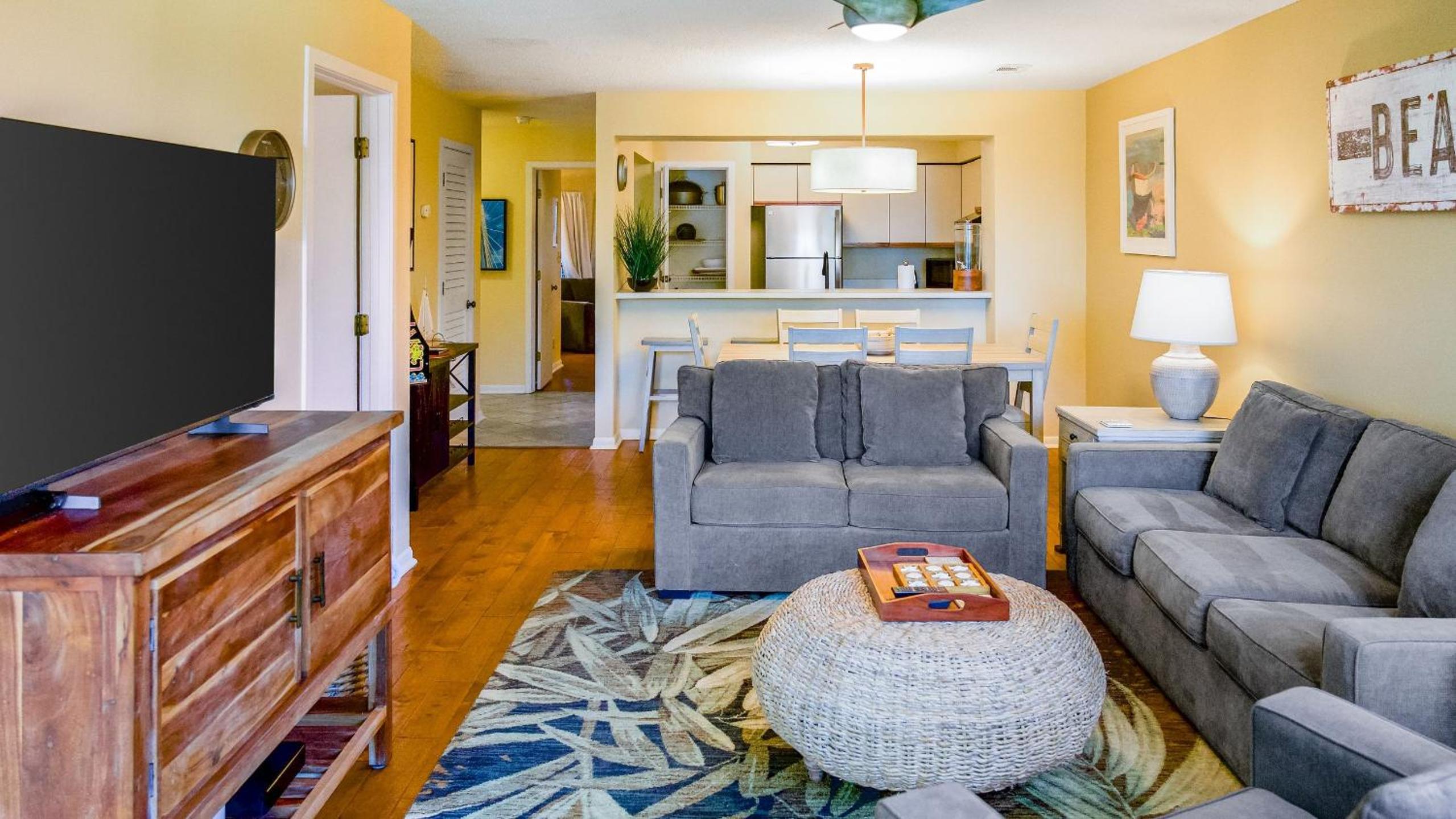 Newly Renovated Beachfront Condo Pool Balcony 108 Summerhouse by AvantStay
