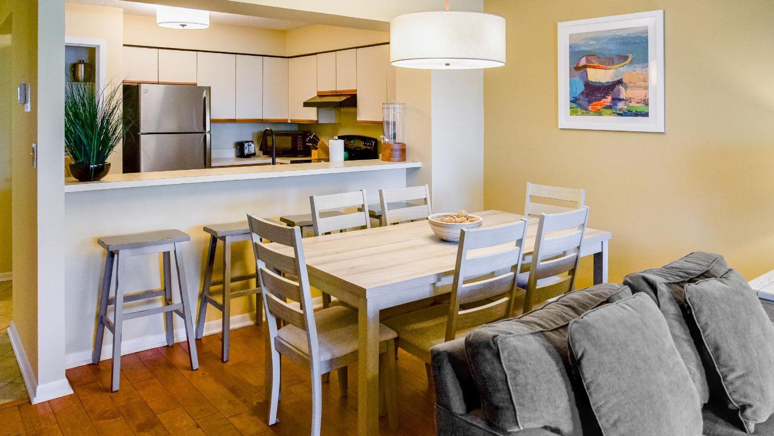 Newly Renovated Beachfront Condo Pool Balcony 108 Summerhouse by AvantStay