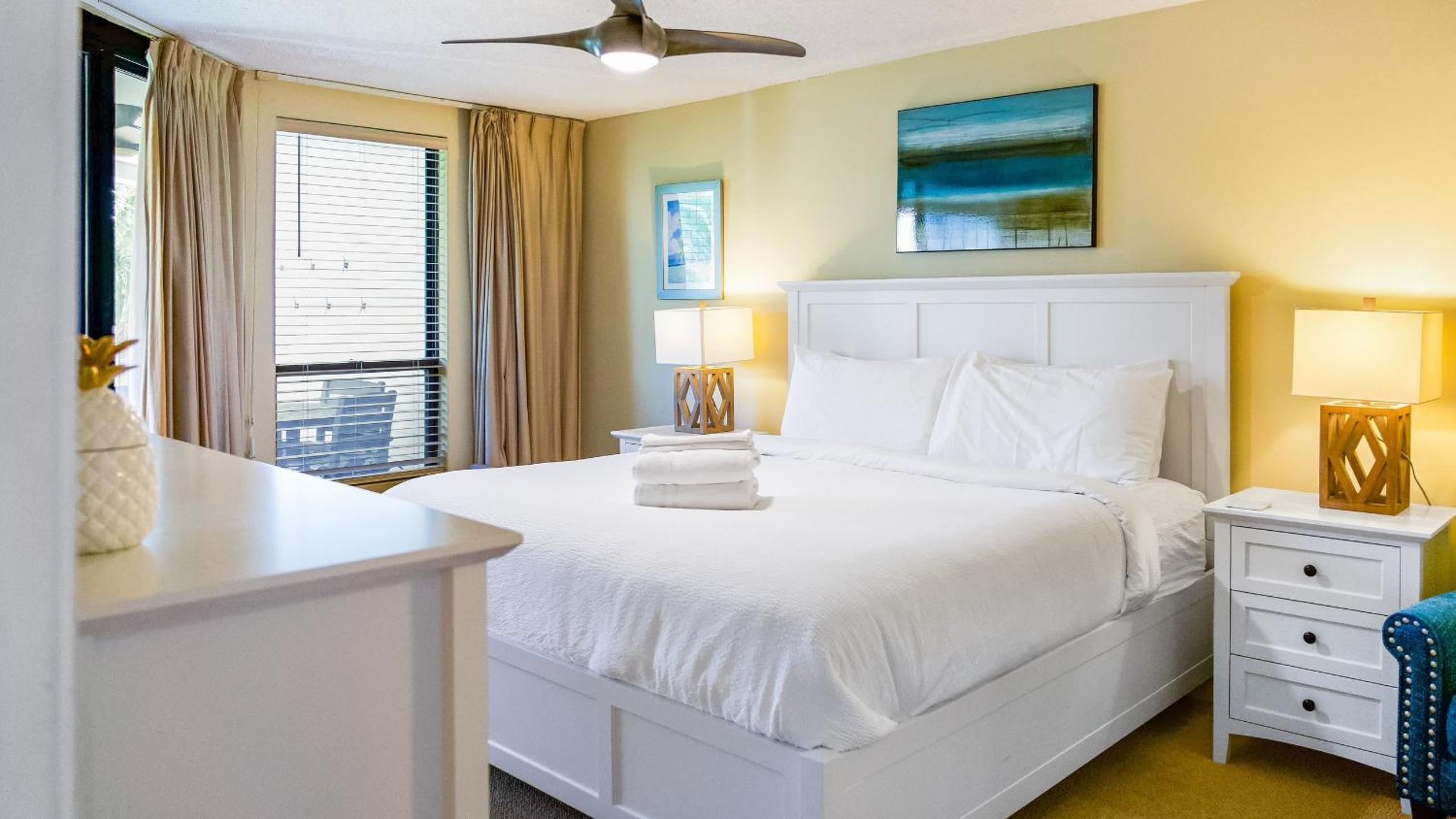 Newly Renovated Beachfront Condo Pool Balcony 108 Summerhouse by AvantStay