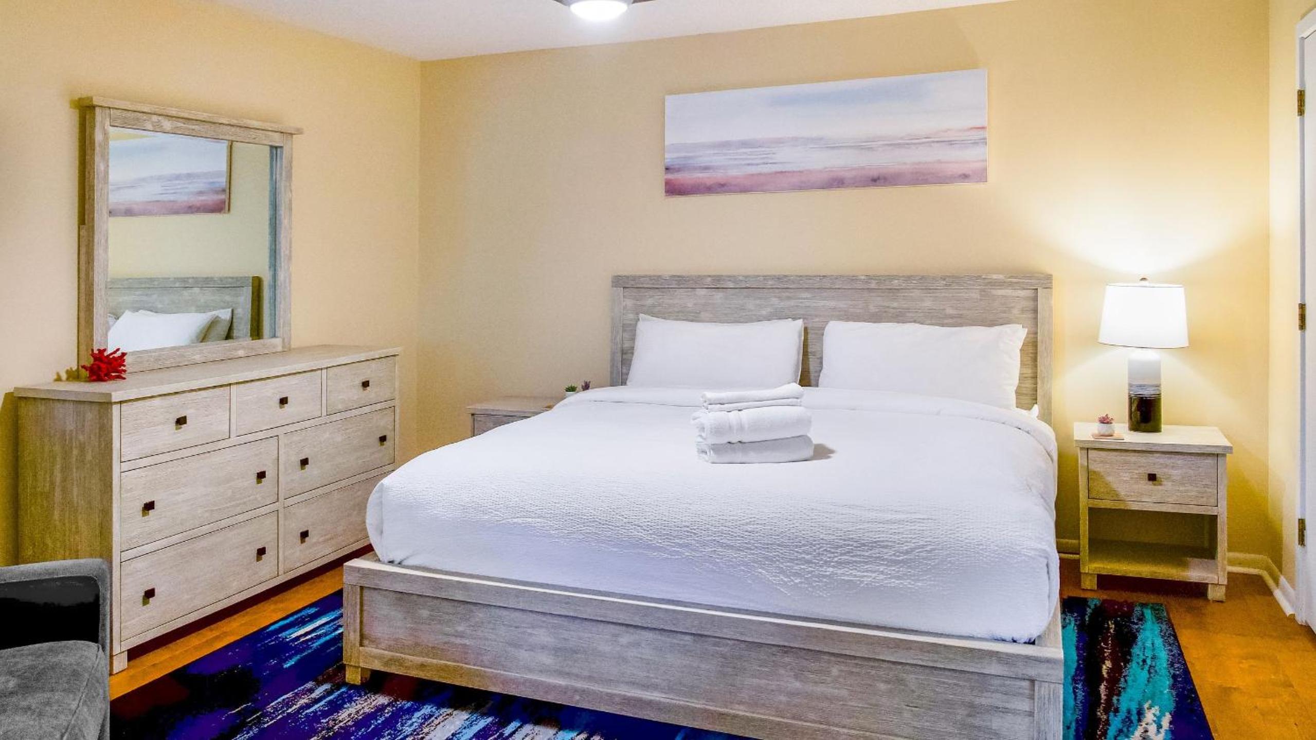 Newly Renovated Beachfront Condo Pool Balcony 108 Summerhouse by AvantStay