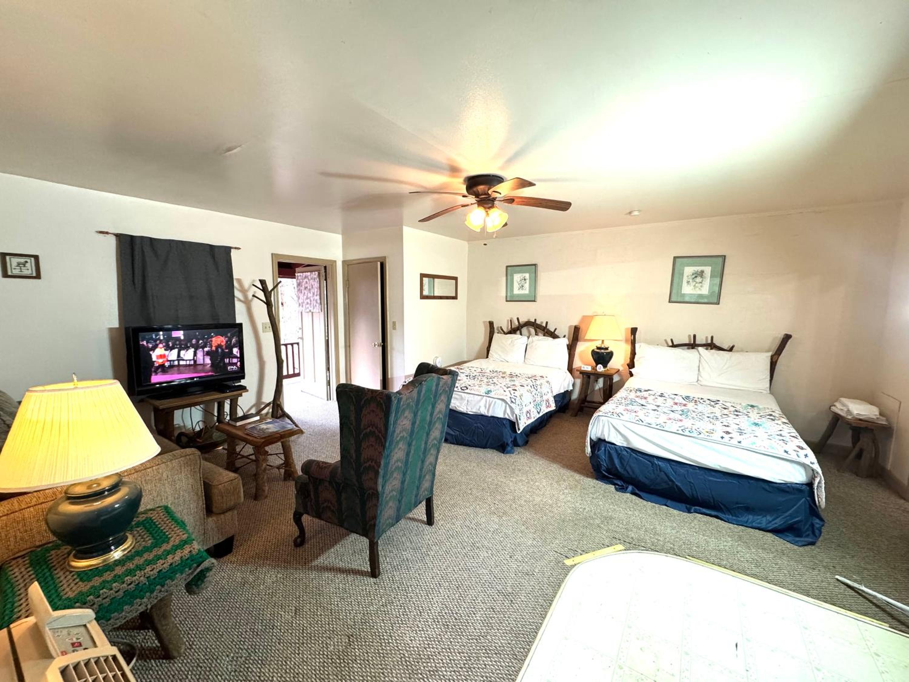 Parkview Lodge & Cabins