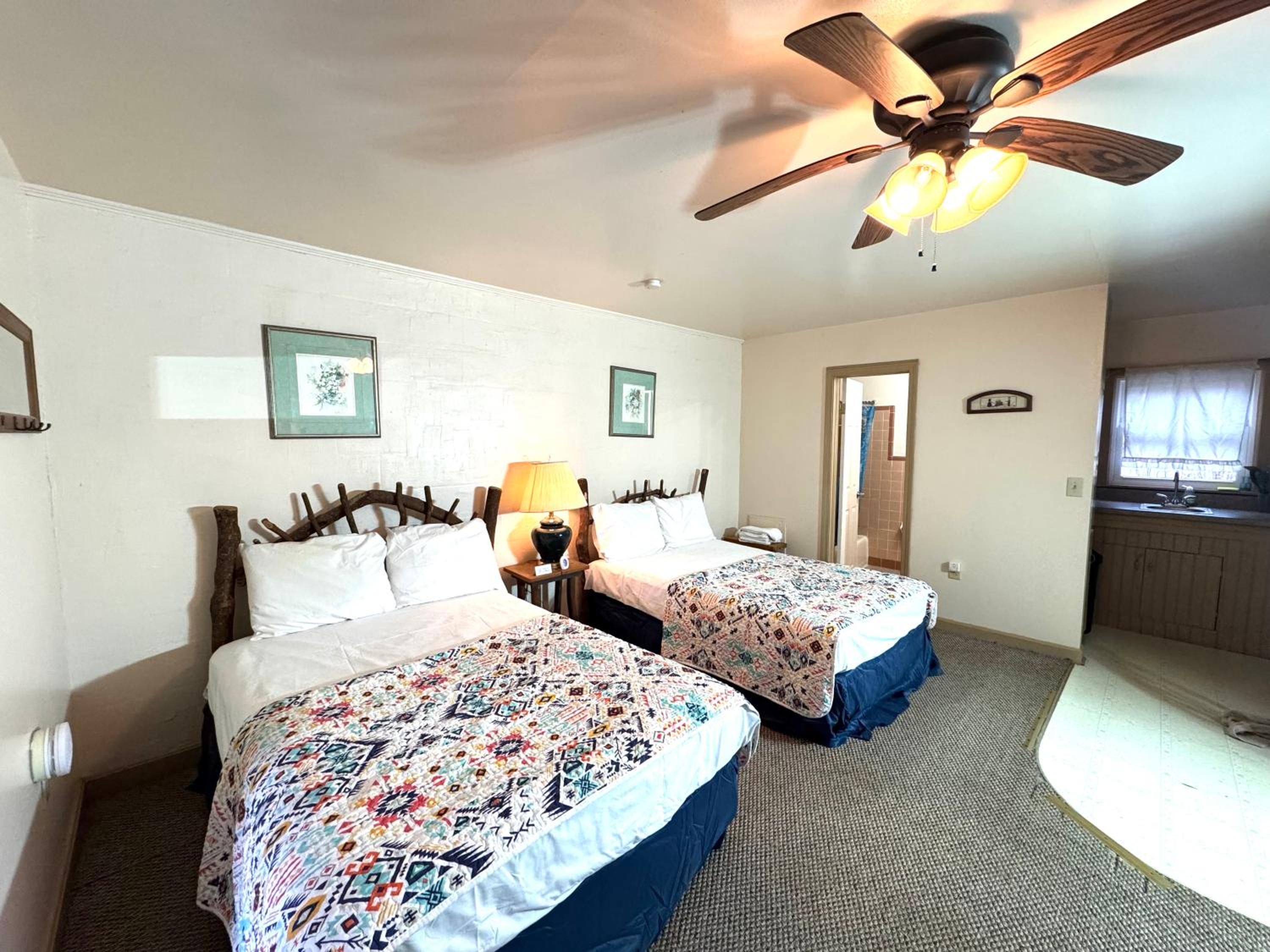 Parkview Lodge & Cabins