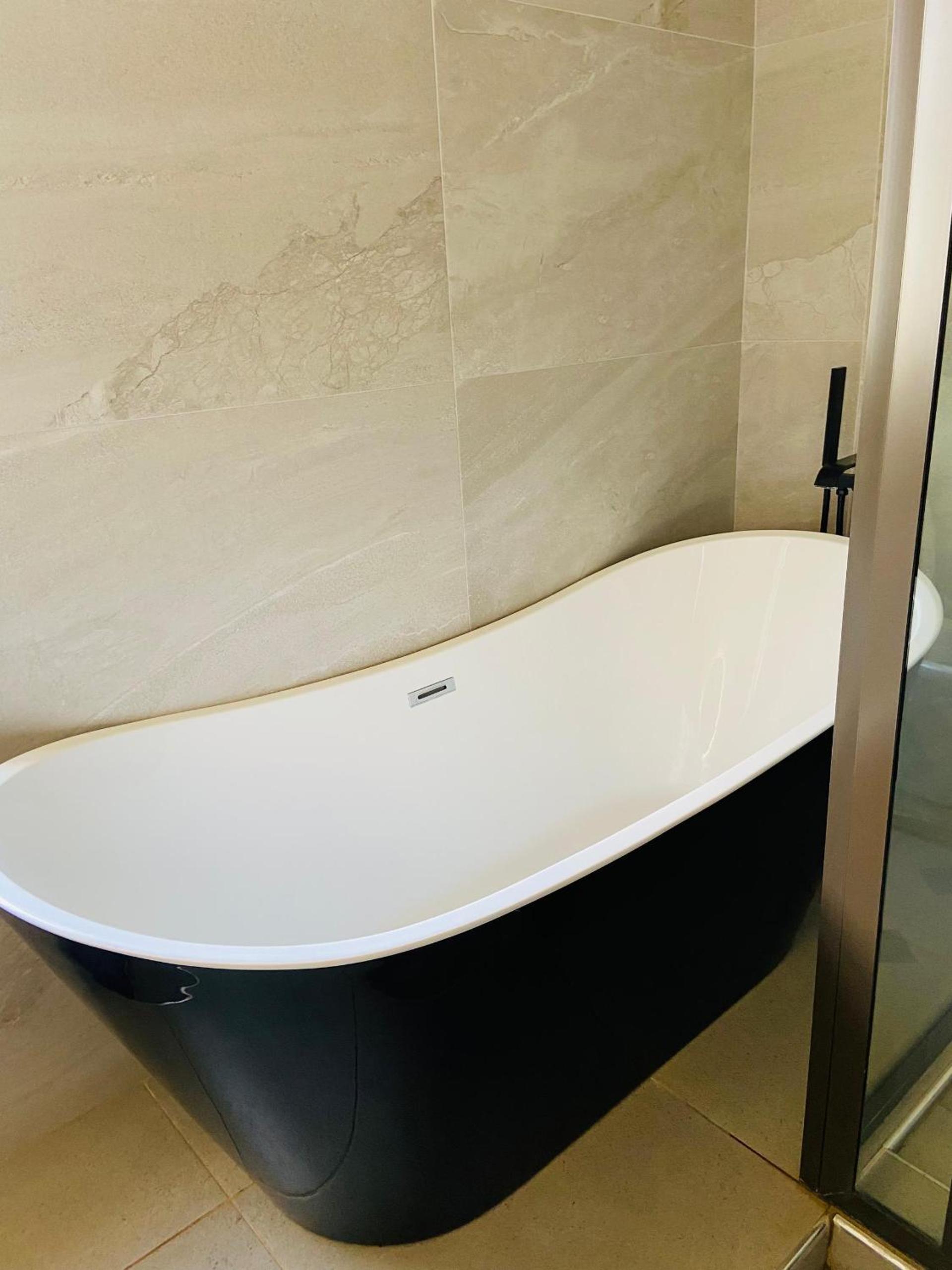 Palm Leaf – Hazeldene Kwekwe with pool - 2333