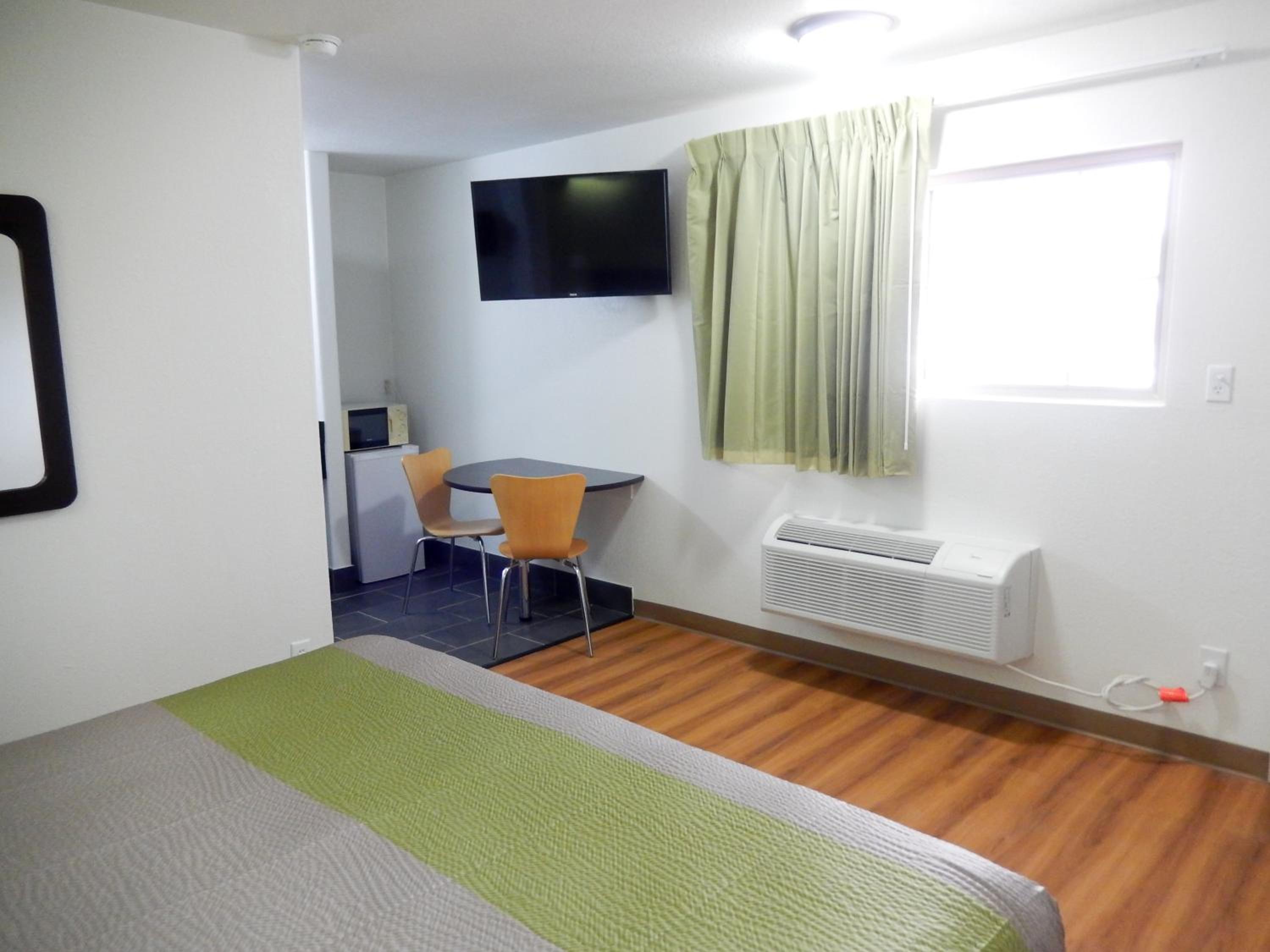 Childress Vacations - Motel 6-Childress, TX - Property Image 16