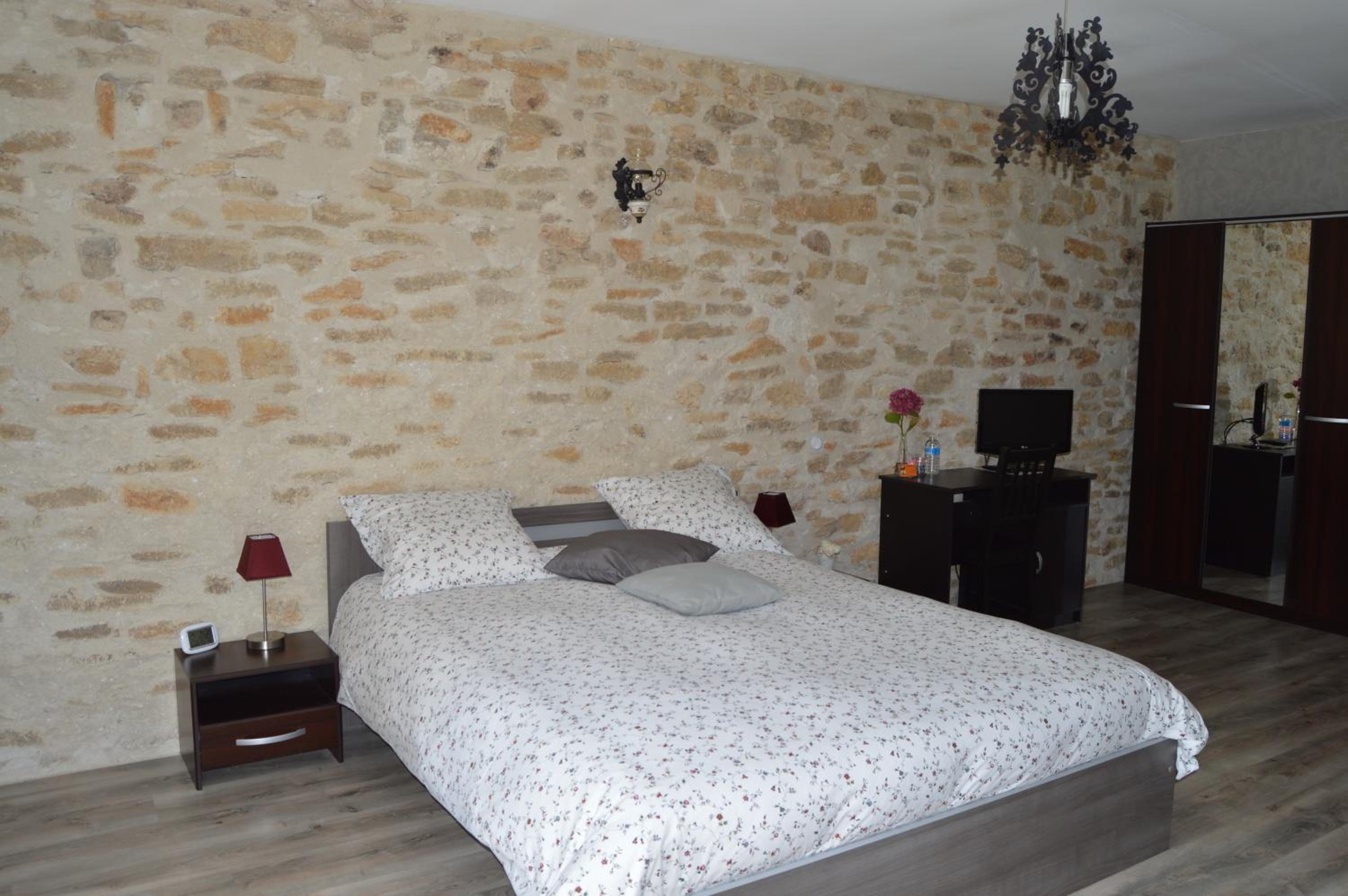 Les Chambres d'Eponine view 2