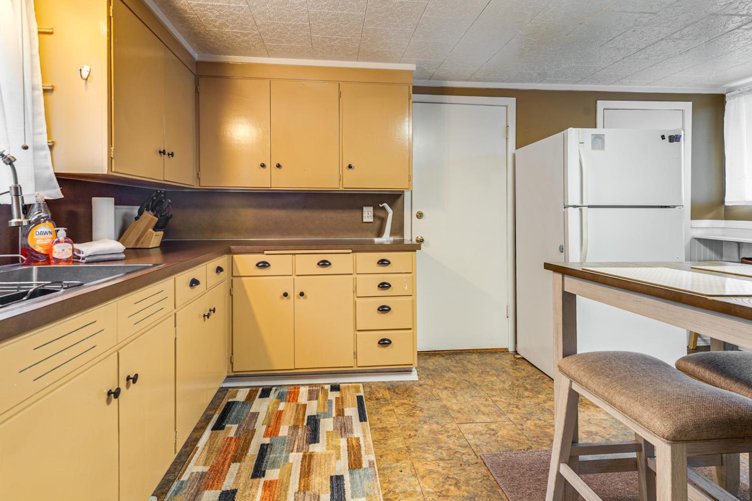 Walkable Home in Hoquiam! Olympic Peninsula Base
