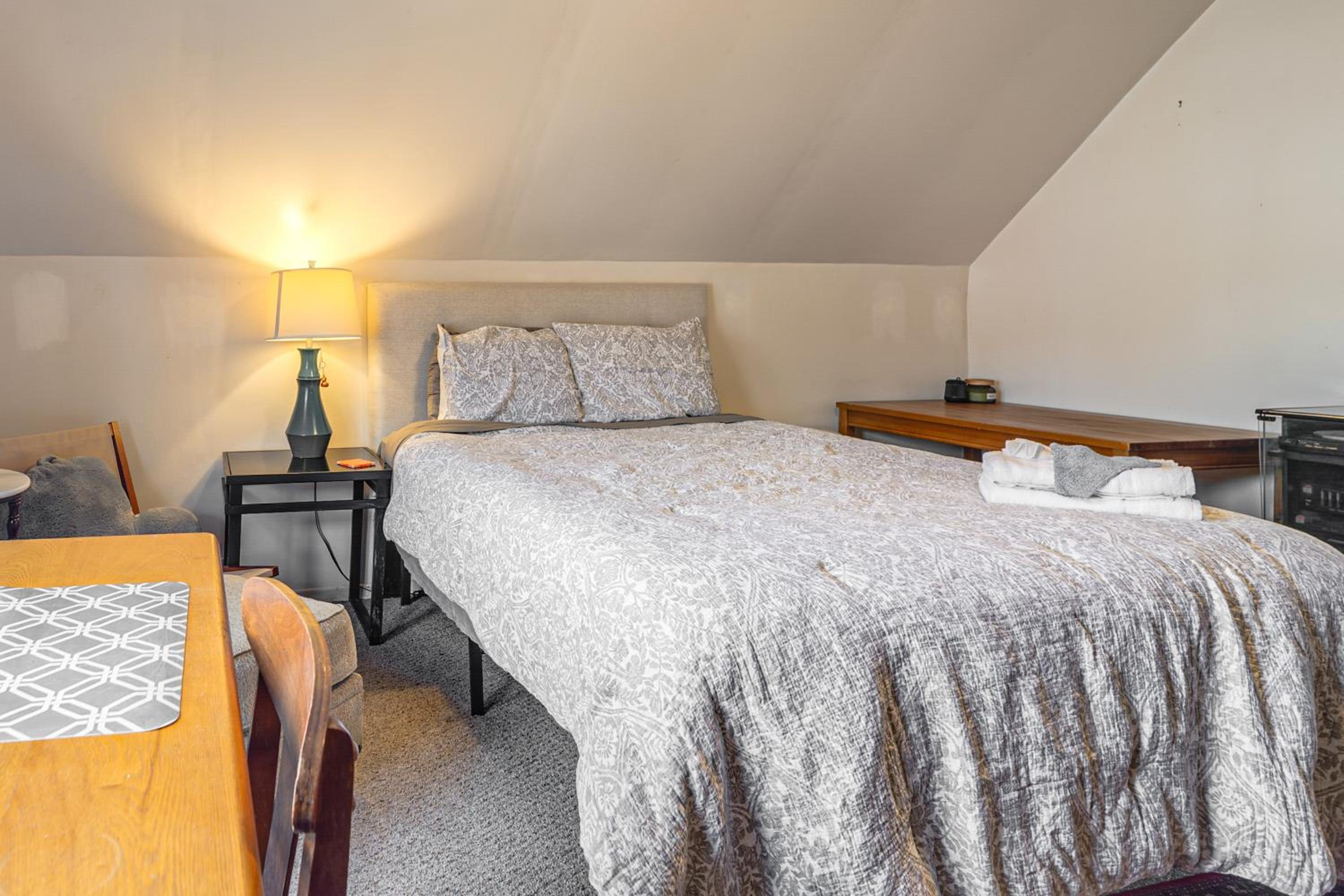 Walkable Home in Hoquiam! Olympic Peninsula Base