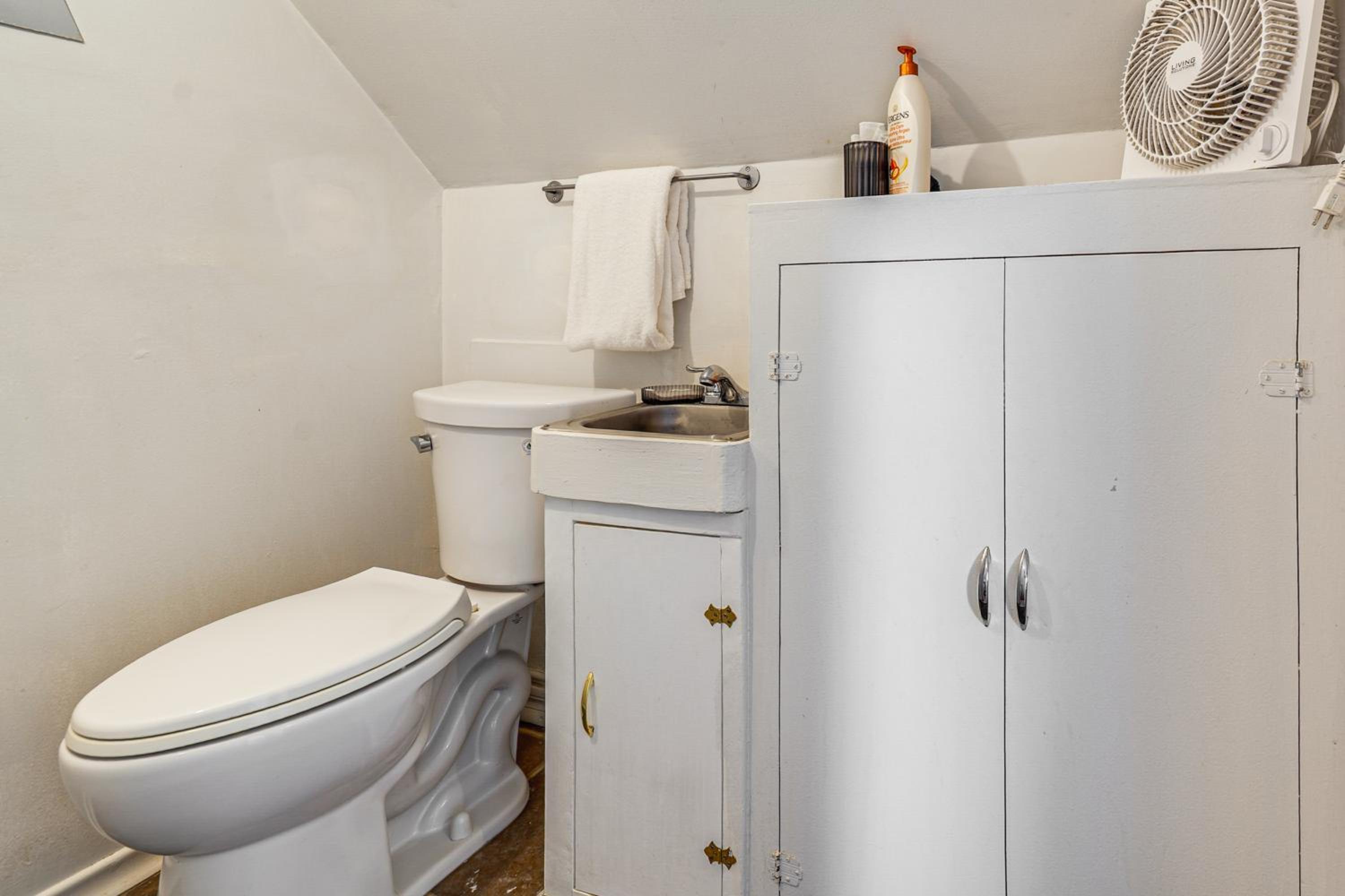 Walkable Home in Hoquiam! Olympic Peninsula Base