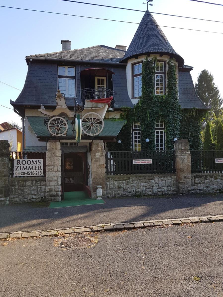 Photo 33