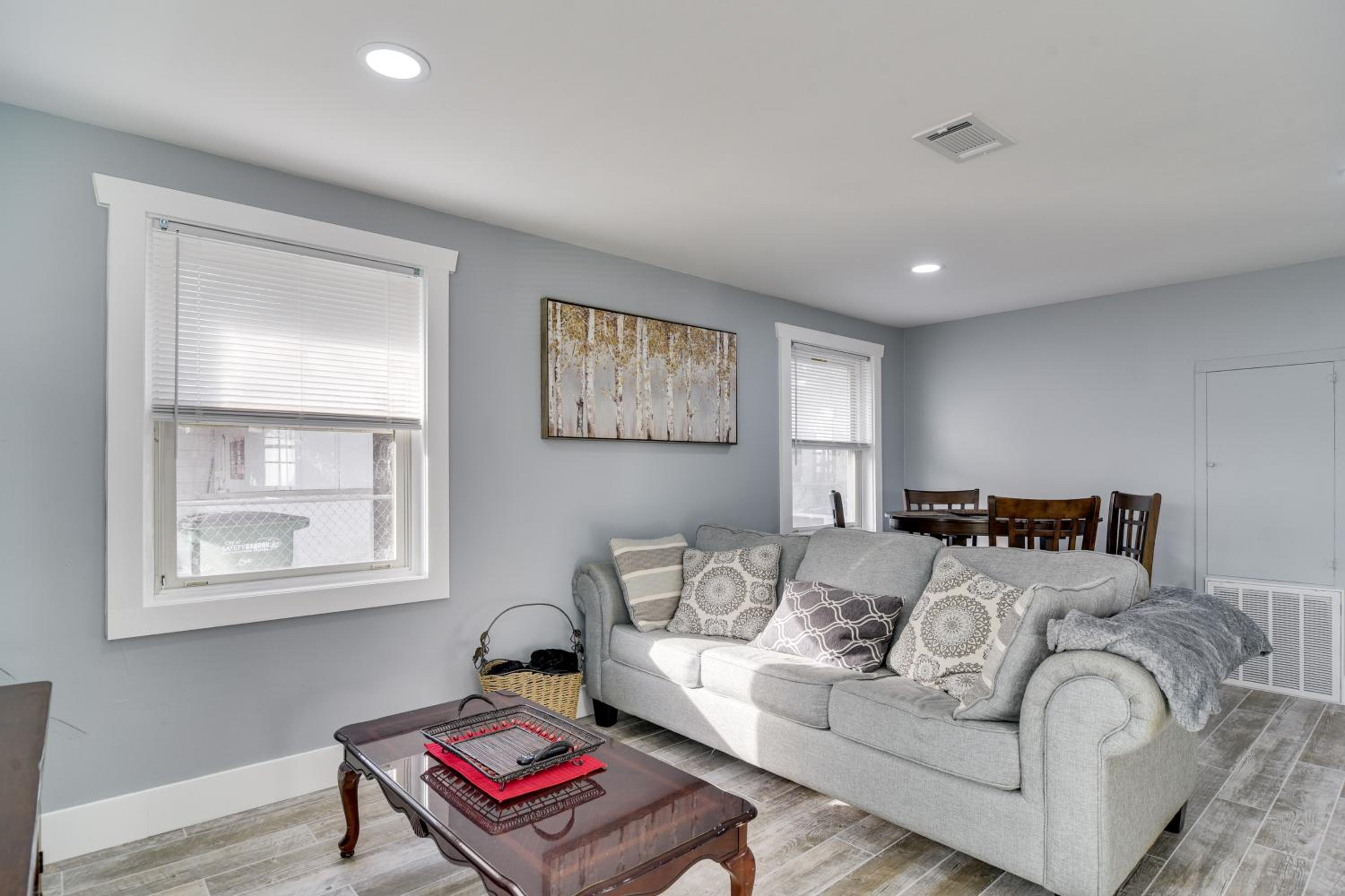 Walk to Restaurants Home with Yard in Safety Harbor