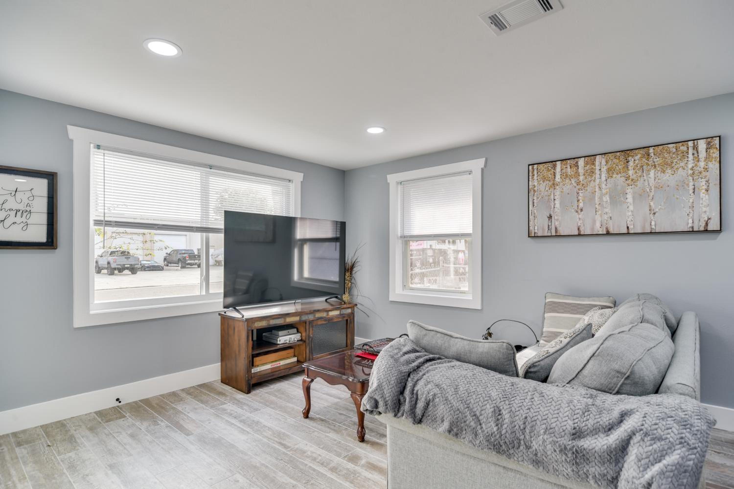 Walk to Restaurants Home with Yard in Safety Harbor
