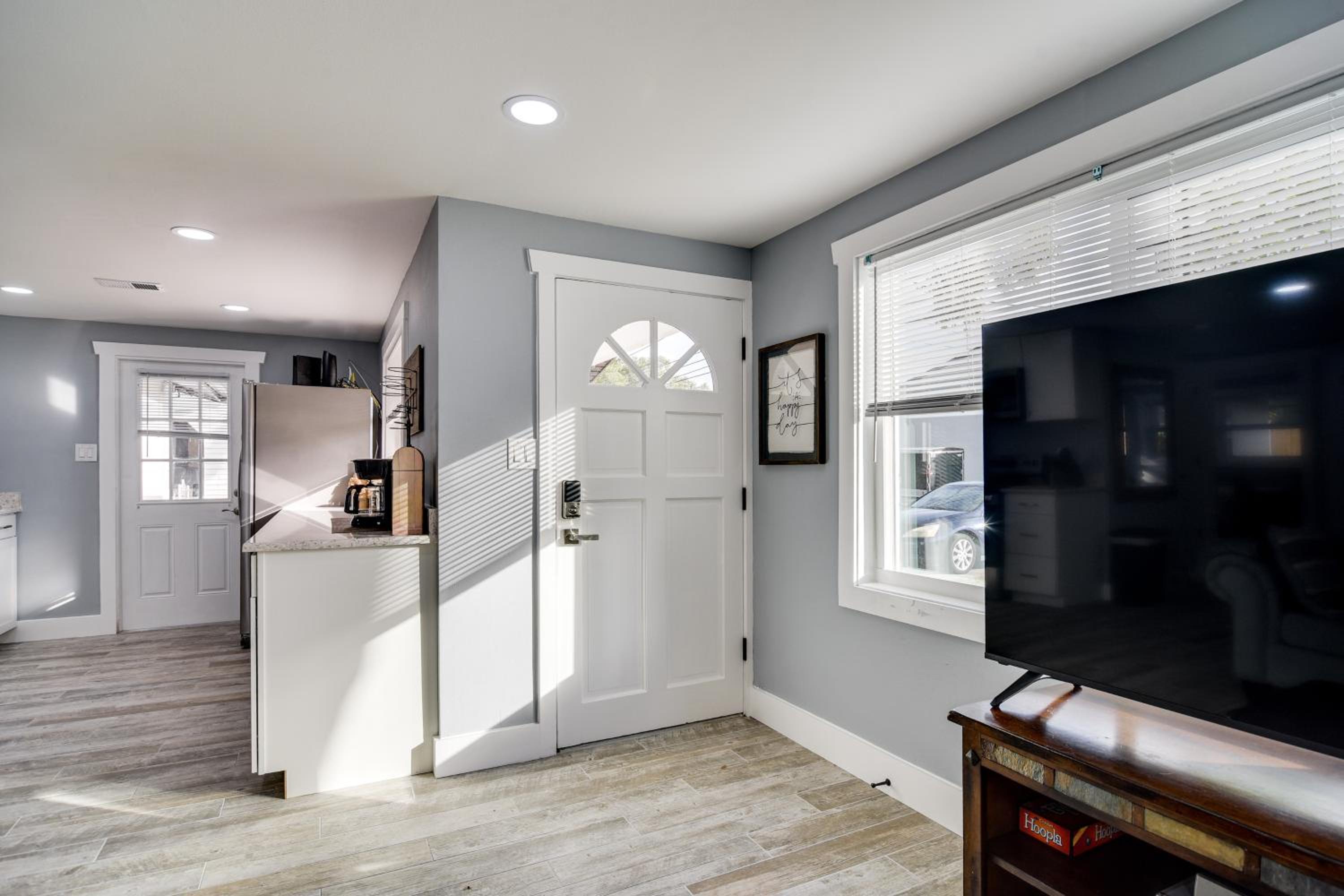 Walk to Restaurants Home with Yard in Safety Harbor