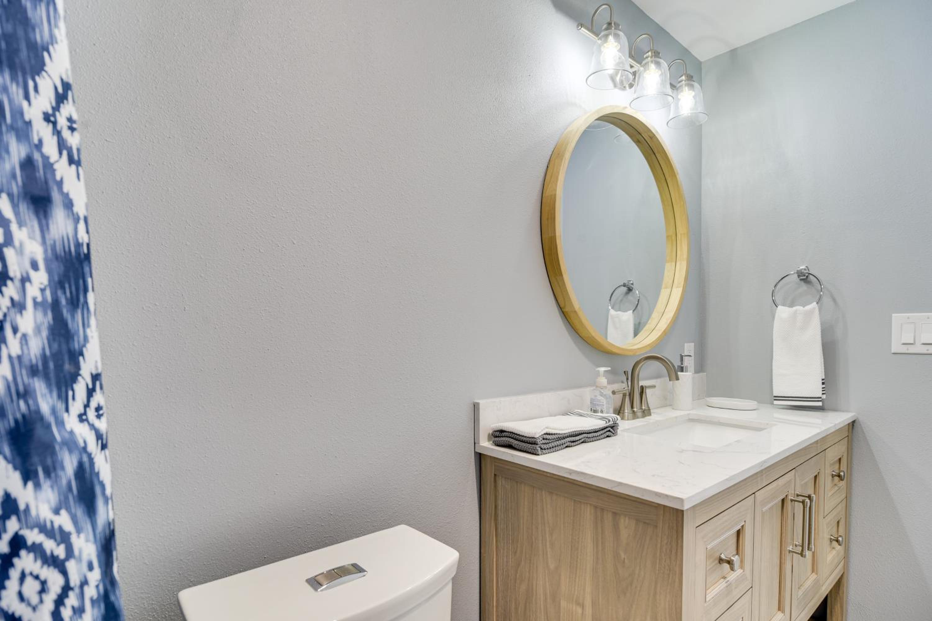 Walk to Restaurants Home with Yard in Safety Harbor