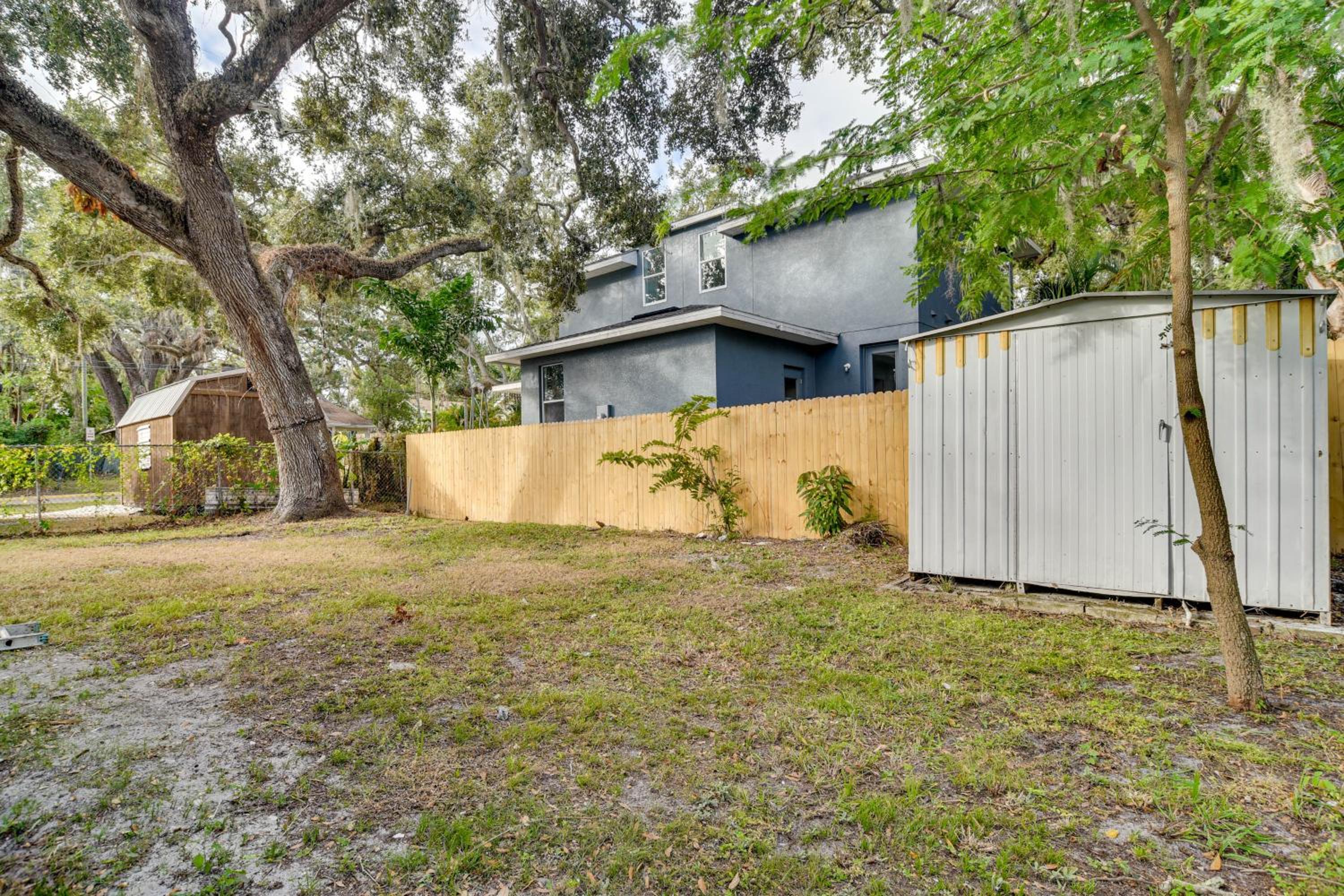 Walk to Restaurants Home with Yard in Safety Harbor